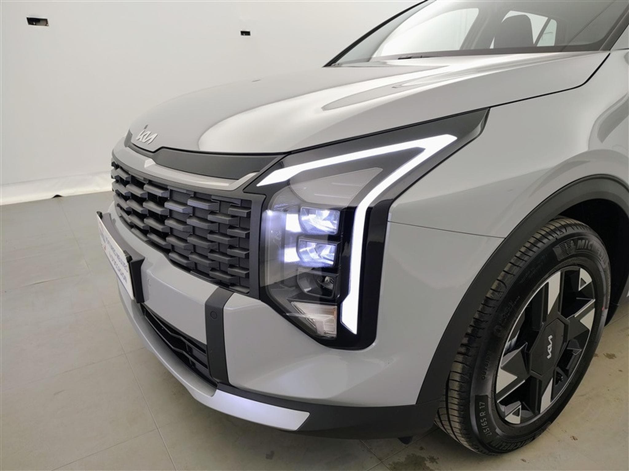 Kia Sportage 1.6 T-GDi 150Cv LX NAVI / CARPLAY / CAMERA / FULL LED (2026) - Foto 15