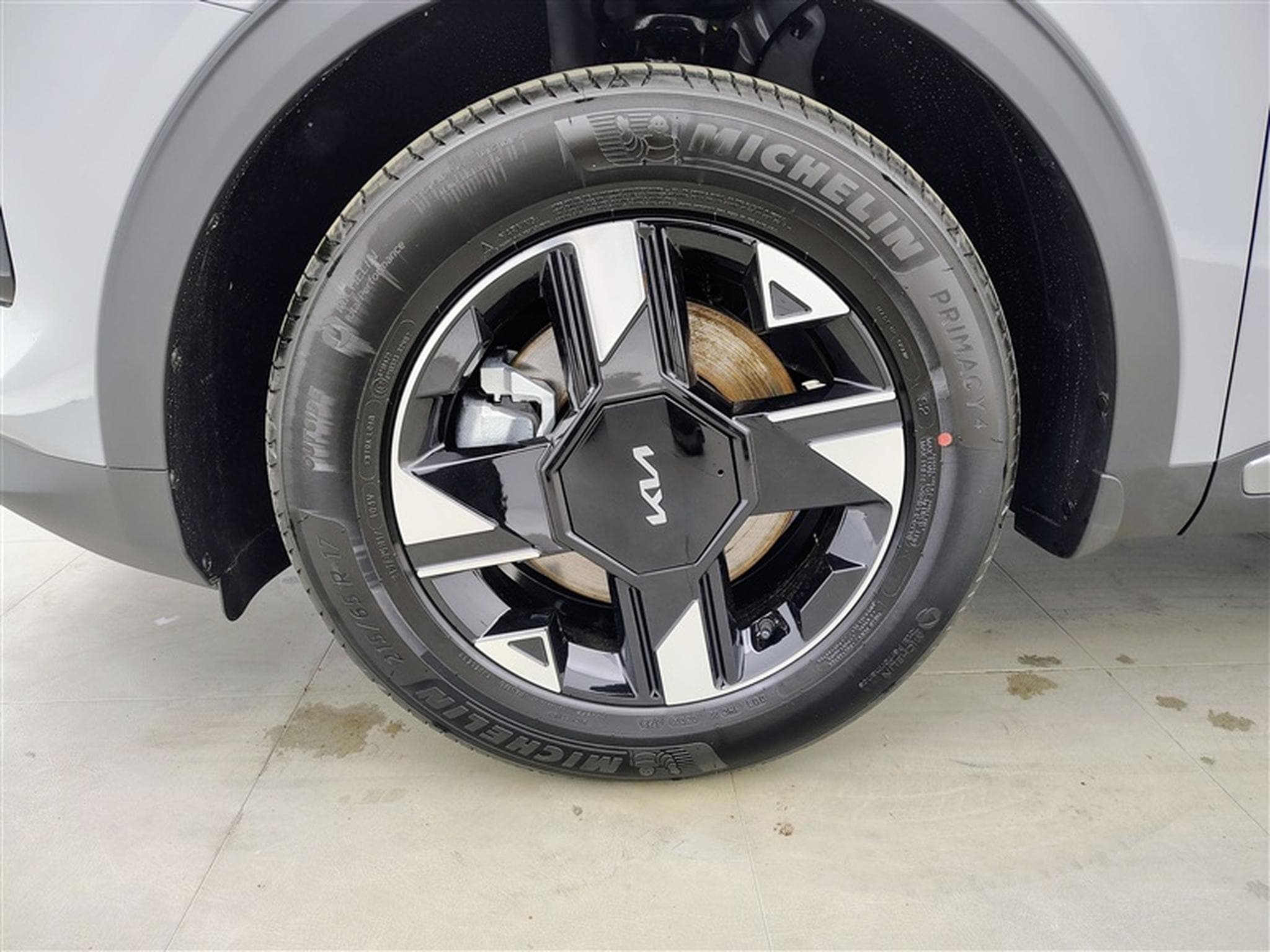 Kia Sportage 1.6 T-GDi 150Cv LX NAVI / CARPLAY / CAMERA / FULL LED (2026) - Foto 6
