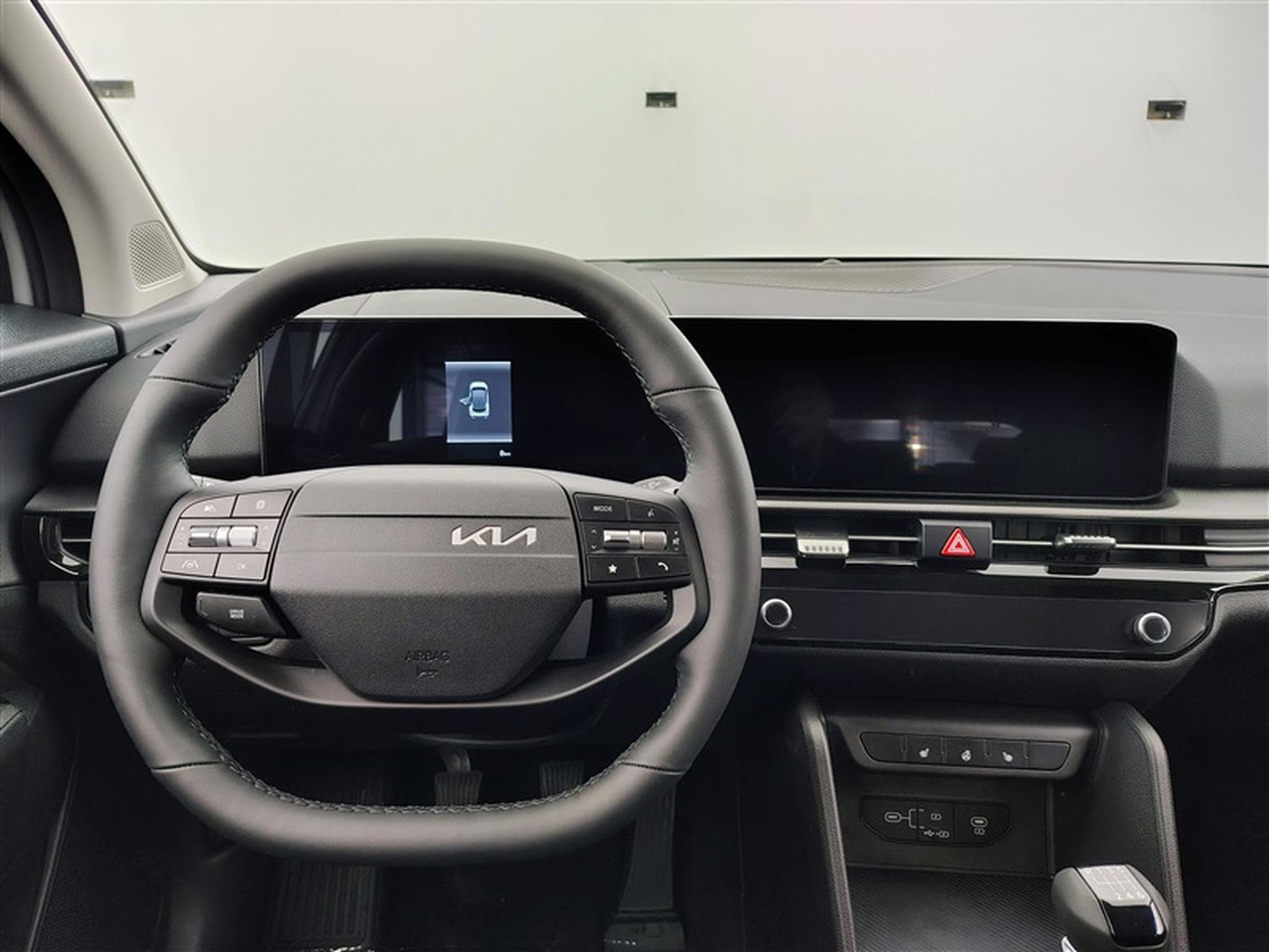 Kia Sportage 1.6 T-GDi 150Cv LX NAVI / CARPLAY / CAMERA / FULL LED (2026) - Foto 9