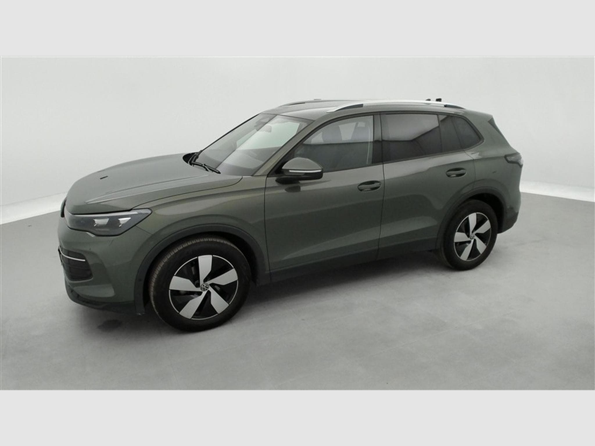 VW Tiguan 1.5 eTSI mHEV Life DSG  Navi / Led / PDC av+ar (2024) - Foto 22