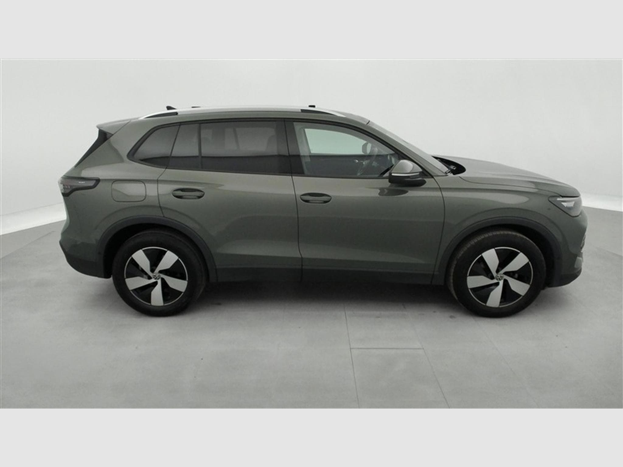 VW Tiguan 1.5 eTSI mHEV Life DSG  Navi / Led / PDC av+ar (2024) - Foto 25
