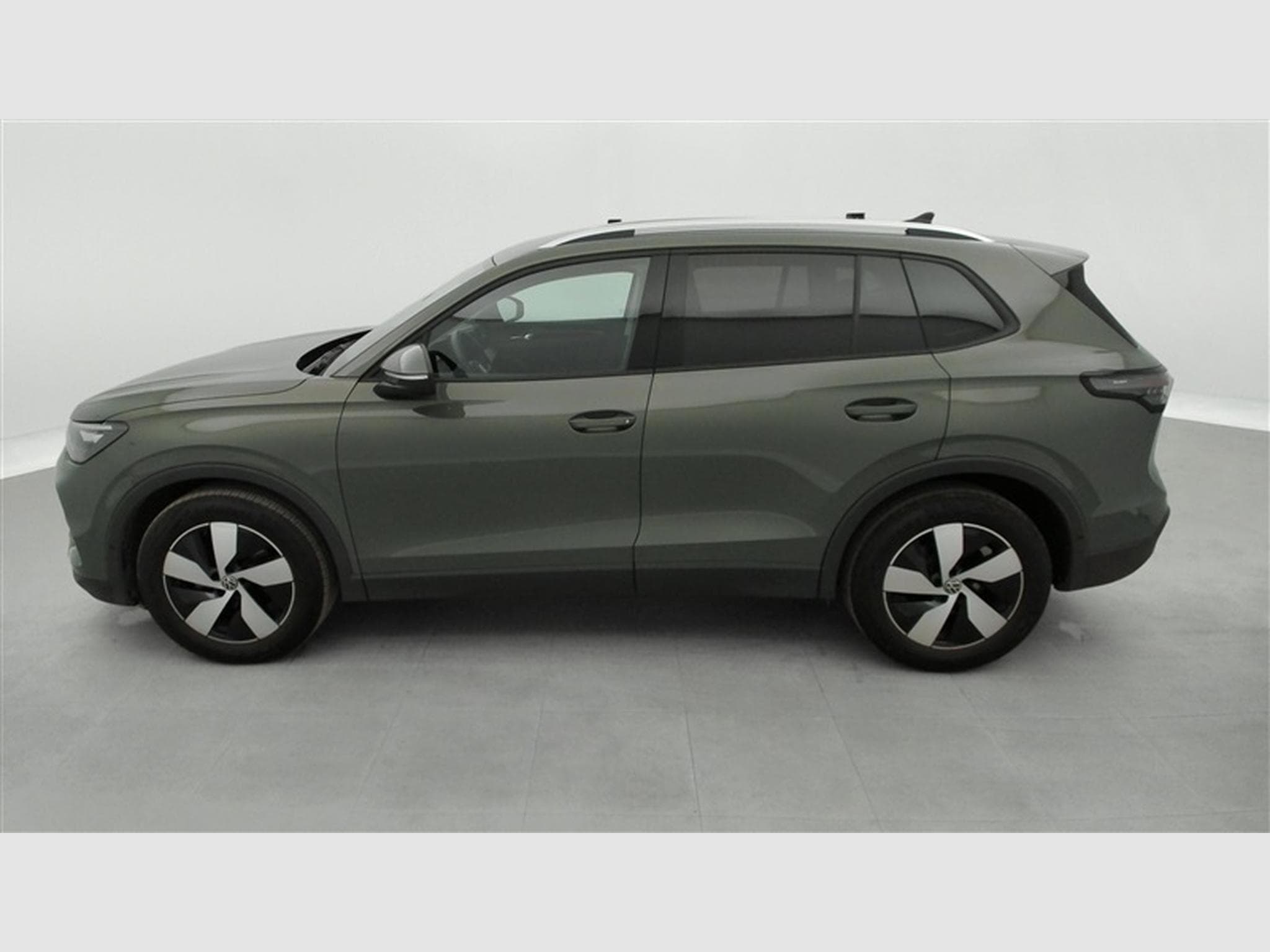 VW Tiguan 1.5 eTSI mHEV Life DSG  Navi / Led / PDC av+ar (2024) - Foto 3