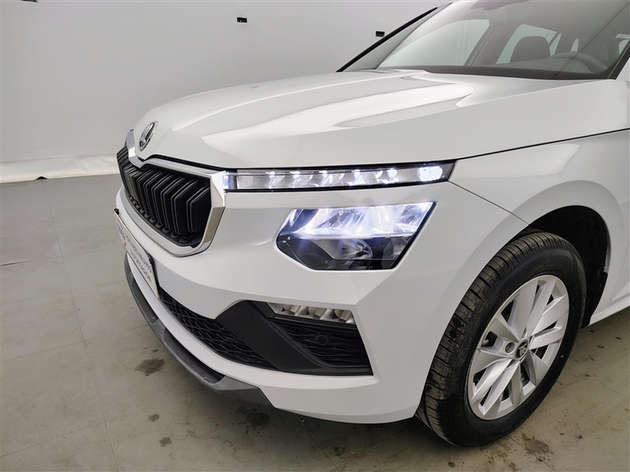 Skoda Kamiq 1.0 TSI 115cv DSG Clever CARPLAY / FULL LED / KEYLESS / CAM (2025) - Foto 15