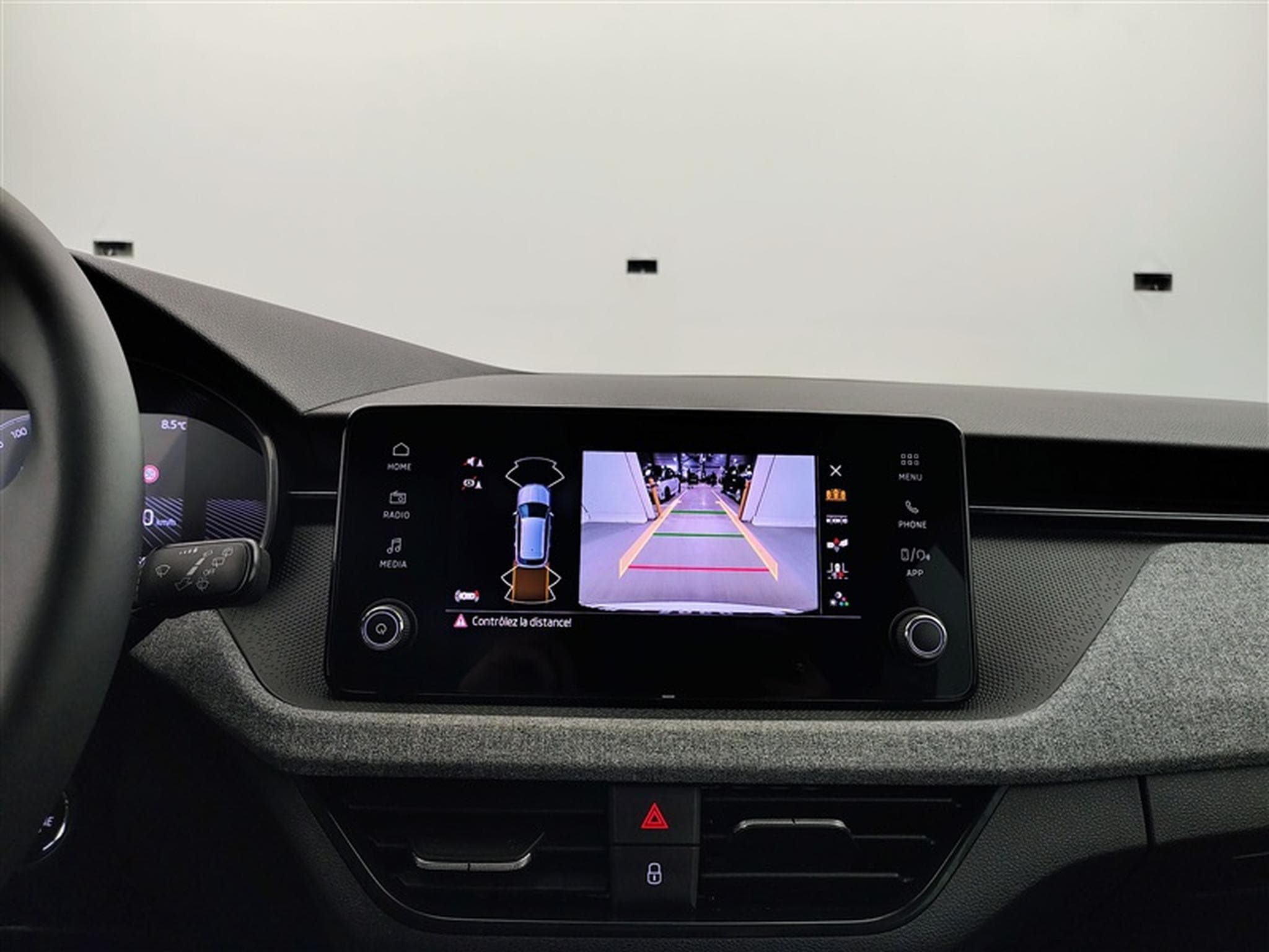 Skoda Kamiq 1.0 TSI 115cv DSG Clever CARPLAY / FULL LED / KEYLESS / CAM (2025) - Foto 17