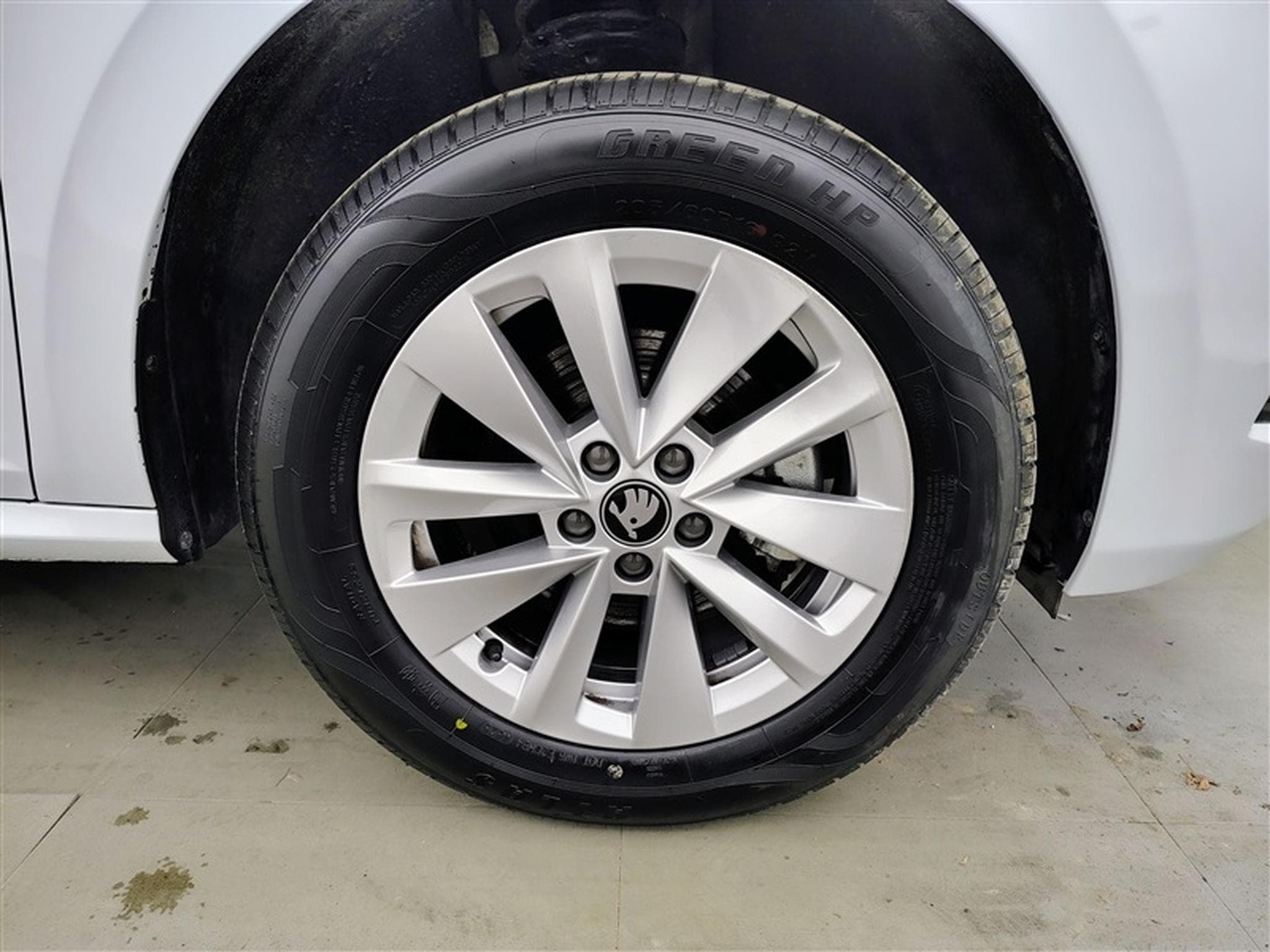 Skoda Kamiq 1.0 TSI 115cv DSG Clever CARPLAY / FULL LED / KEYLESS / CAM (2025) - Foto 6