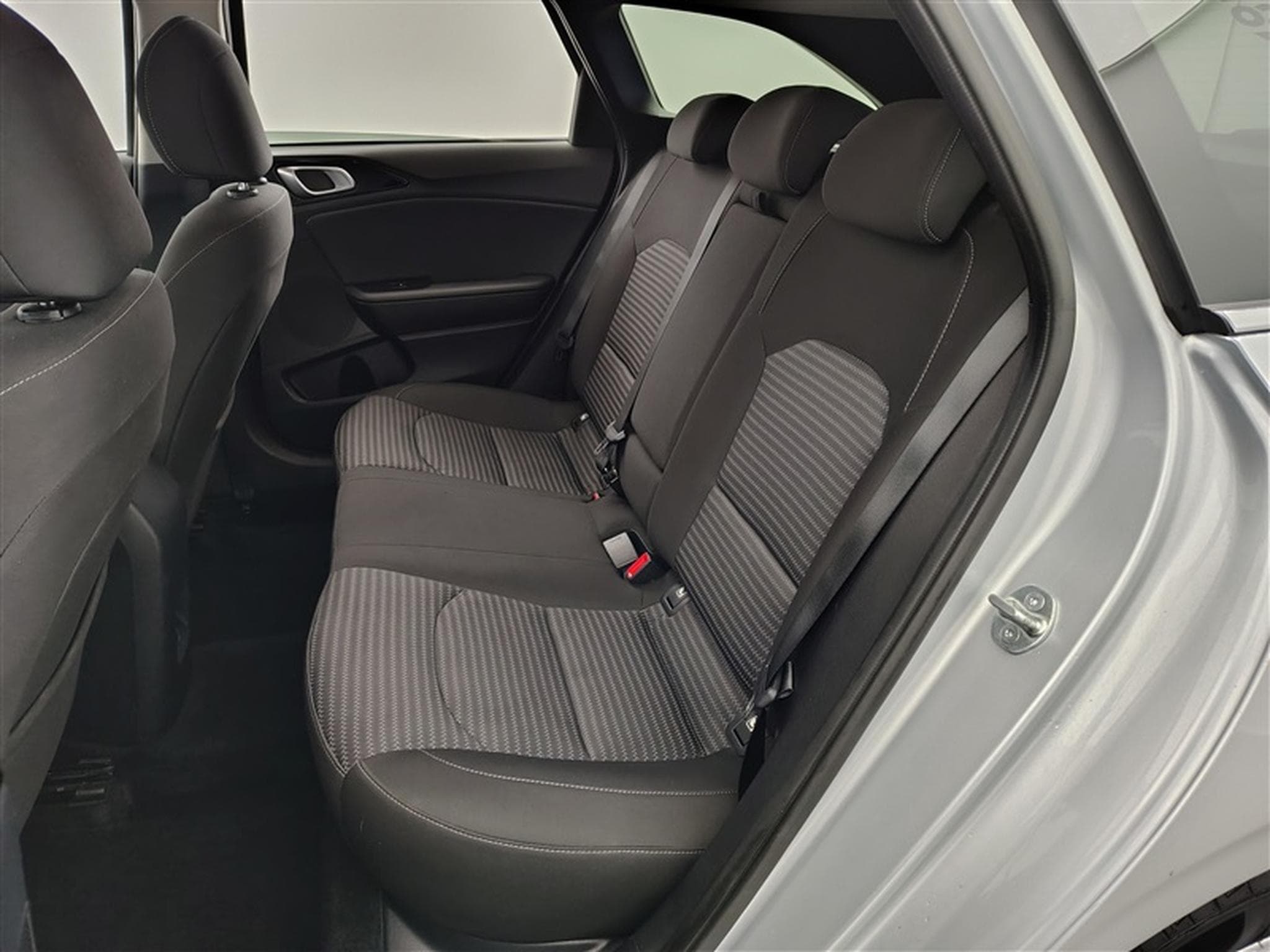 Kia Ceed Sw 1.0 T-GDi Gold NAVI / CAMERA / JA 16" (2023) - Foto 13