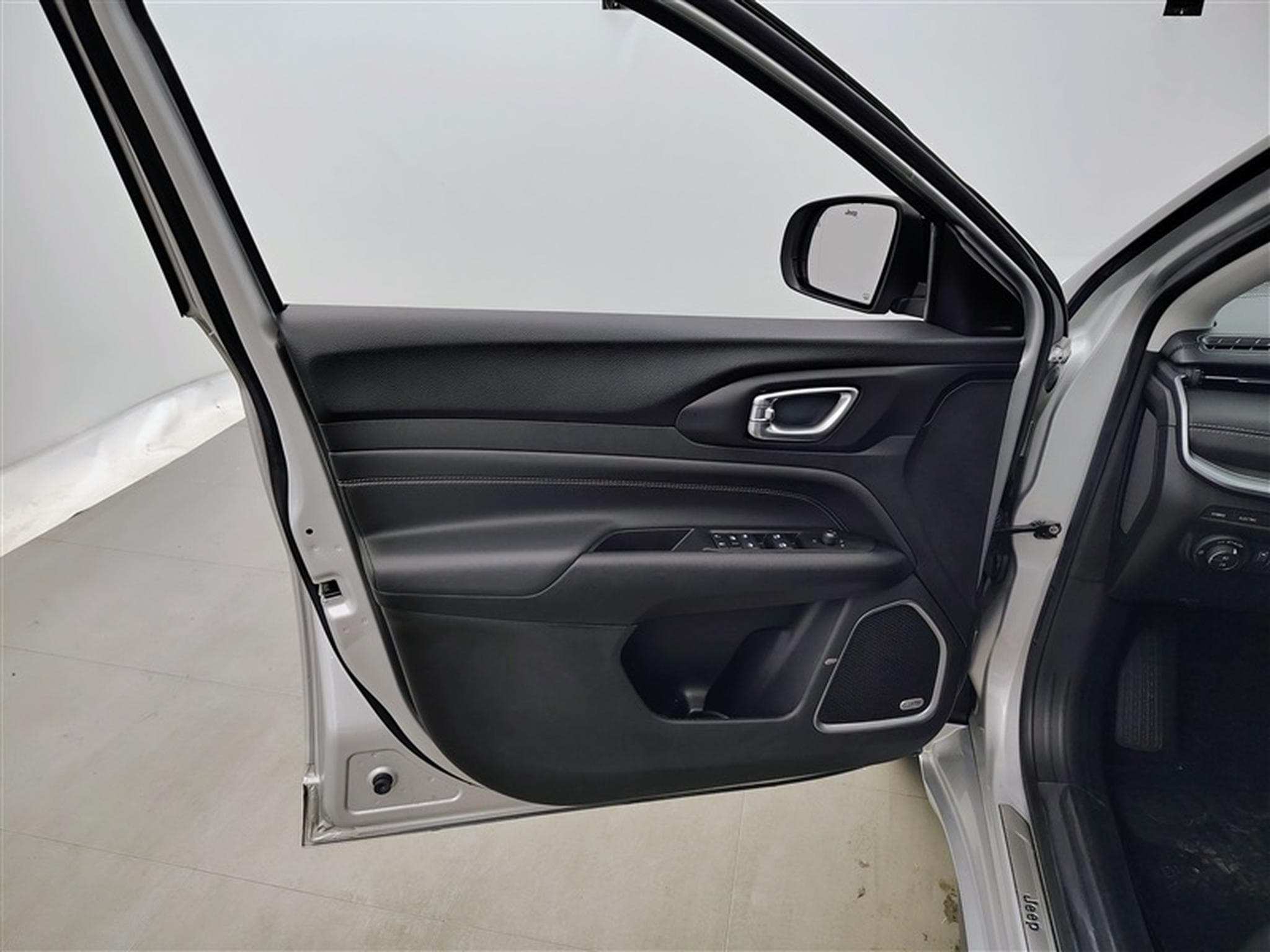 Jeep Compass 1.3 Turbo eAWD PHEV Limited NAVI / CUIR / FULL LED (2022) - Photo 17