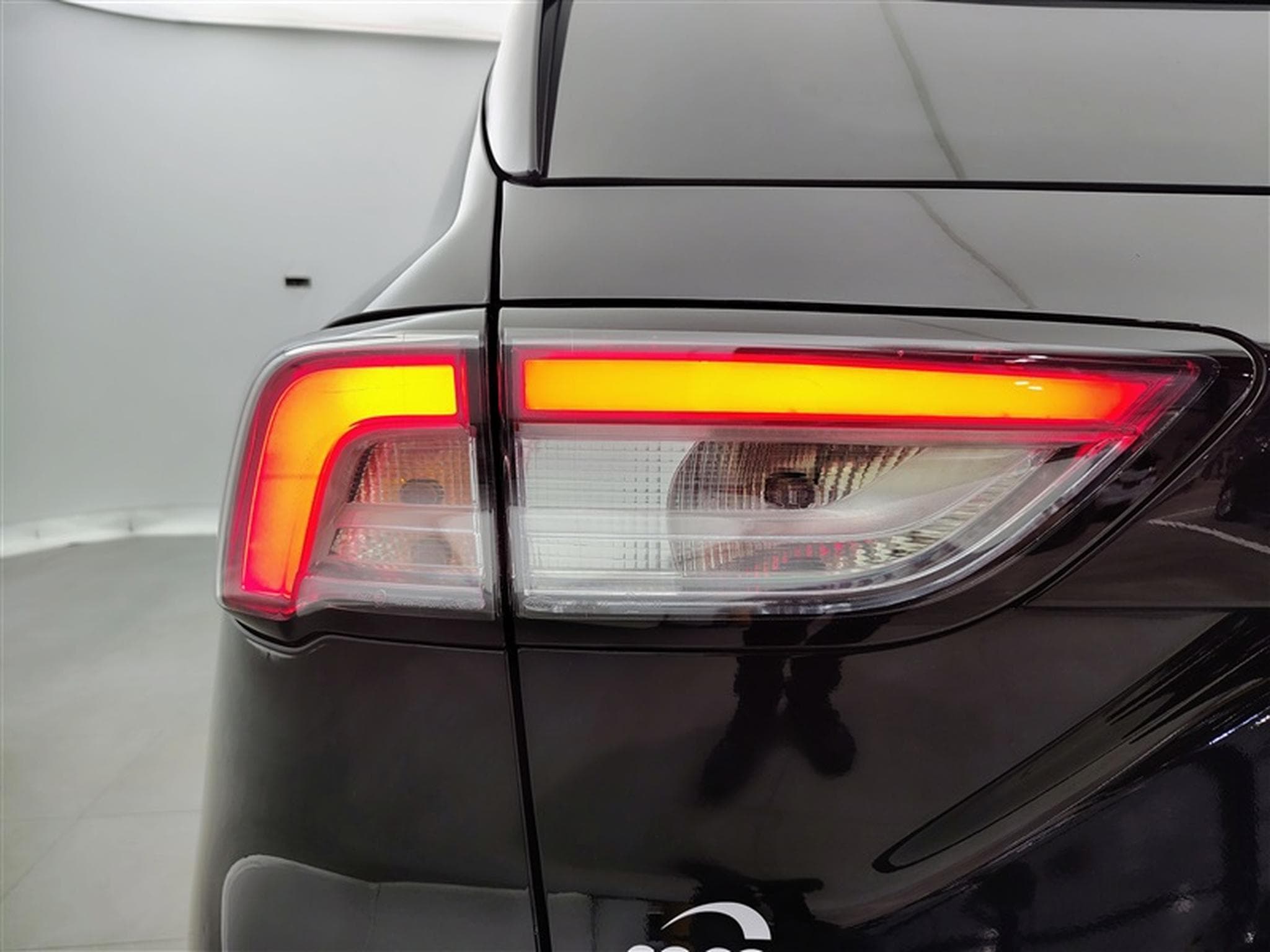 Ford Kuga 1.5 TDCi 120Cv Powershift Titanium NAVI / FULL LED (2023) - Foto 16