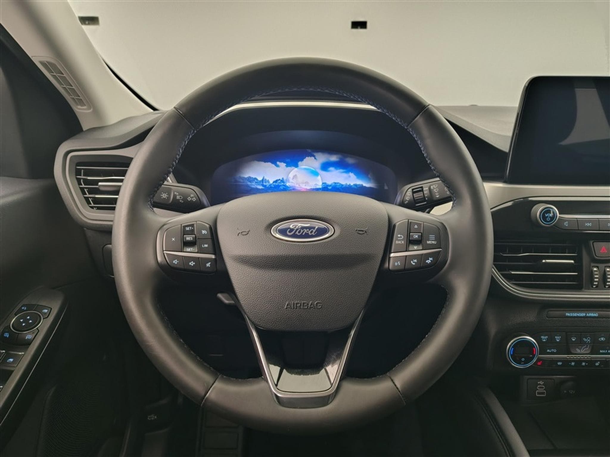 Ford Kuga 1.5 TDCi 120Cv Powershift Titanium NAVI / FULL LED (2023) - Foto 9