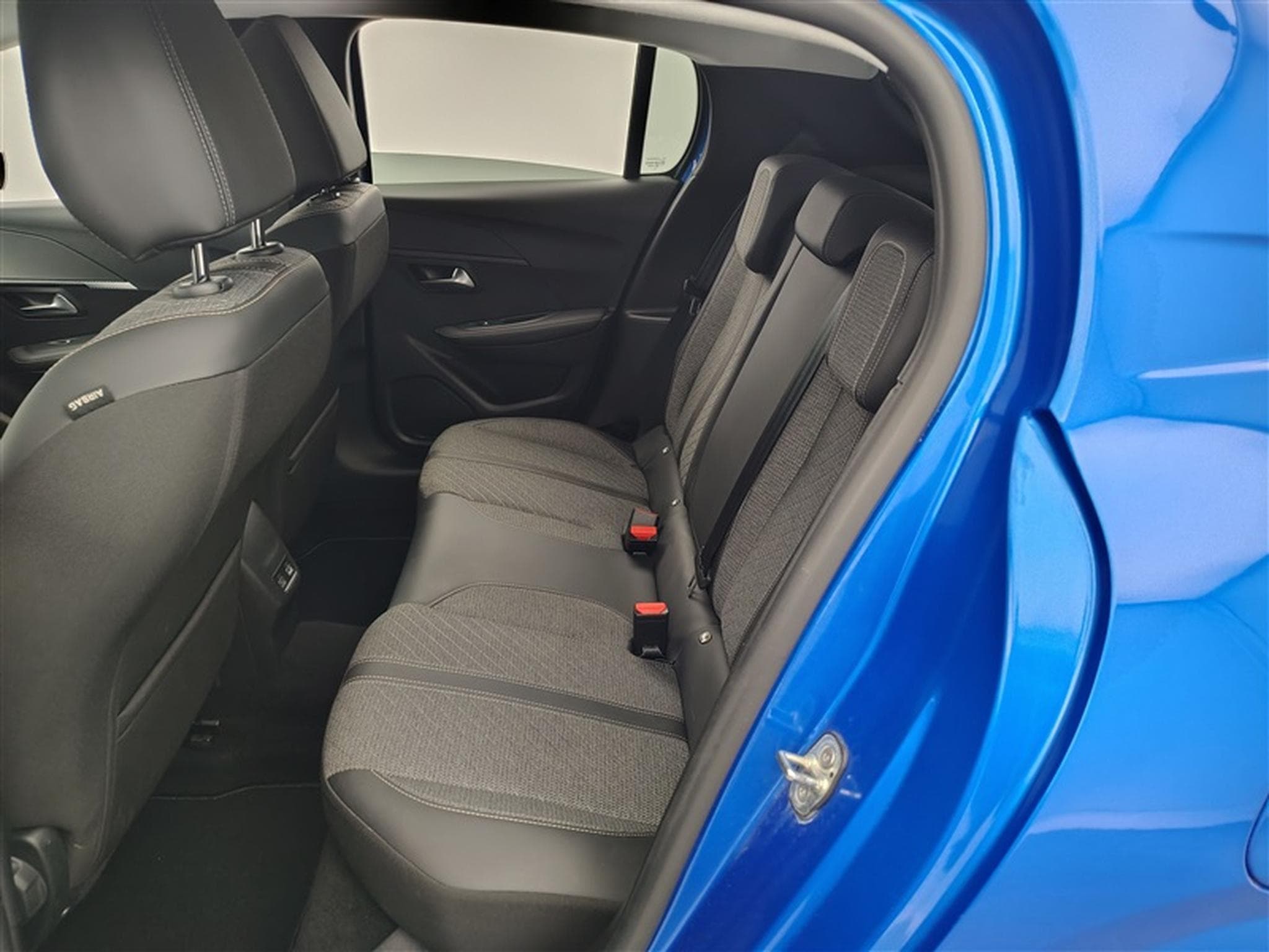 Peugeot 208 1.2i PureTech 100Cv Allure NAVI / CARPLAY / FULL LED (2024) - Foto 13