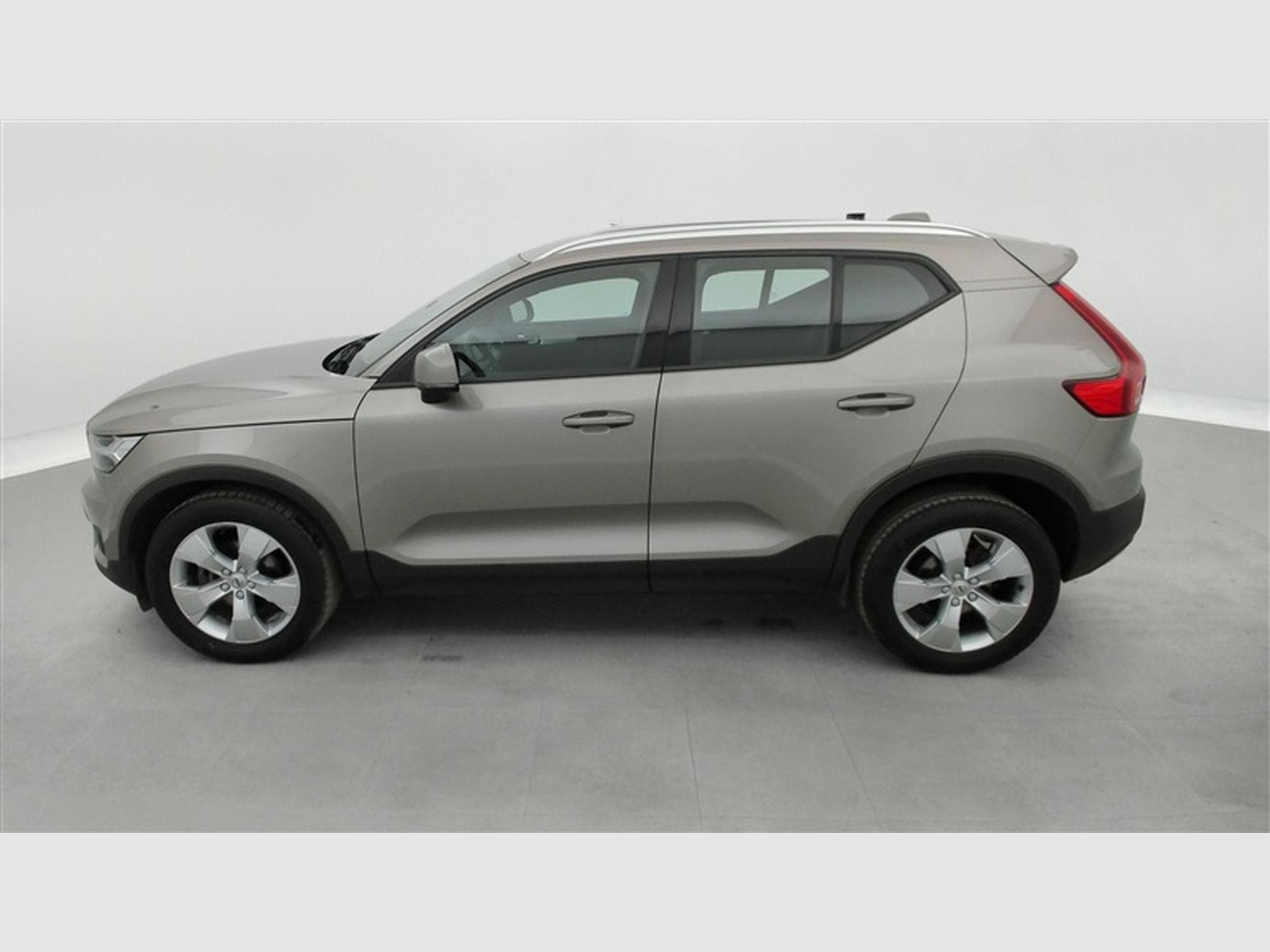 Volvo XC40 2.0 D3 Momentum Pro Geartronic Navi / Led (2021) - Foto 3