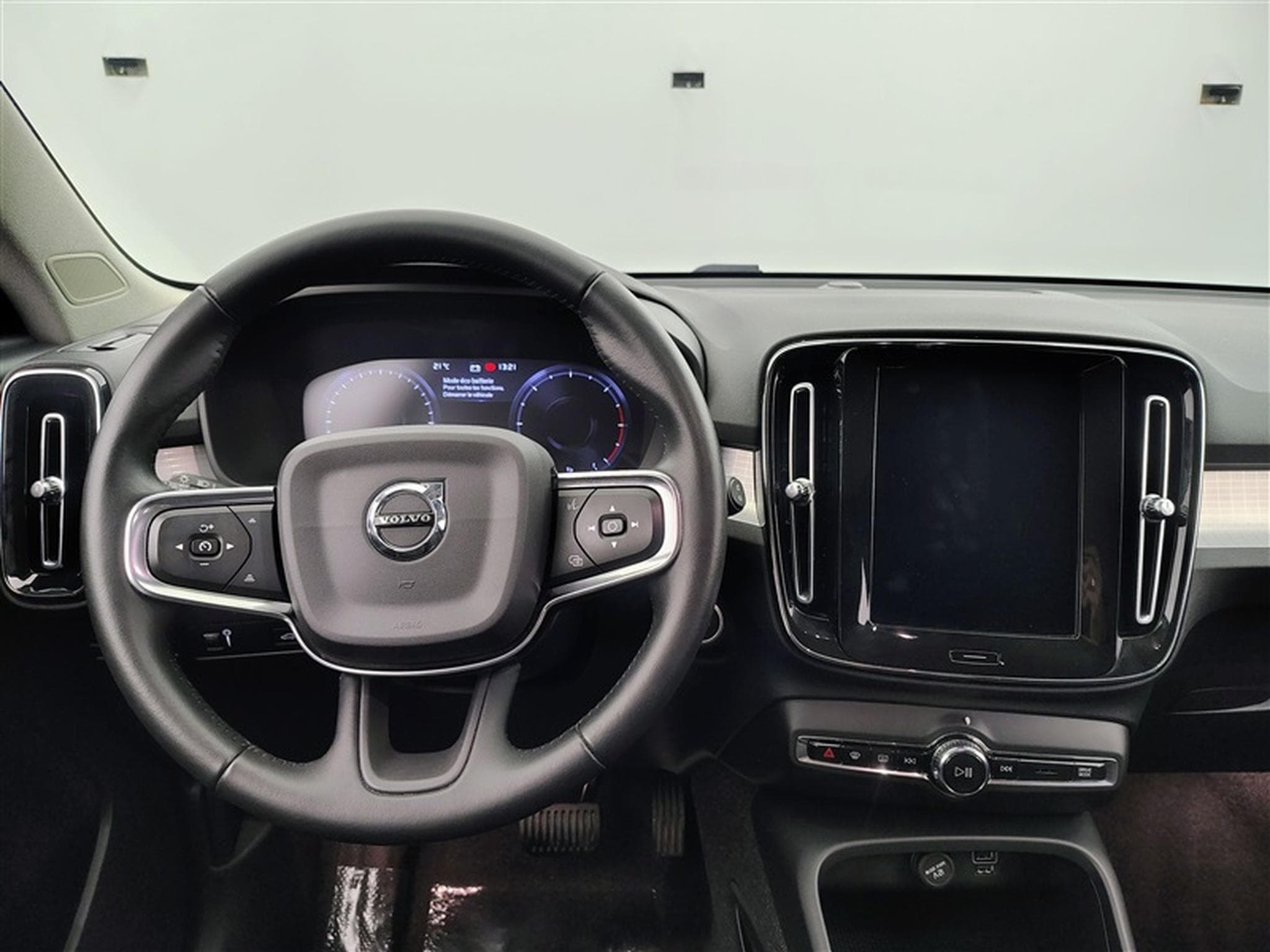 Volvo XC40 2.0 D3 Momentum Pro Geartronic Navi / Led (2021) - Foto 9