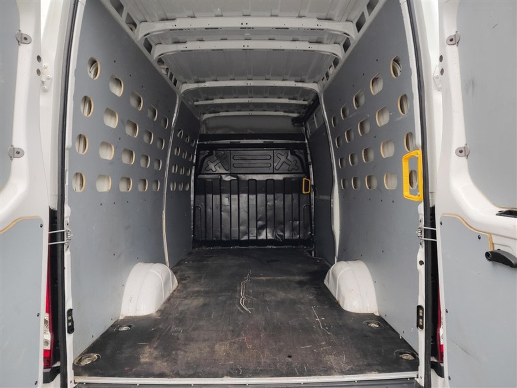 Iveco Daily 35S14V 2.3 Turbo 12M3 (2023) - Foto 14