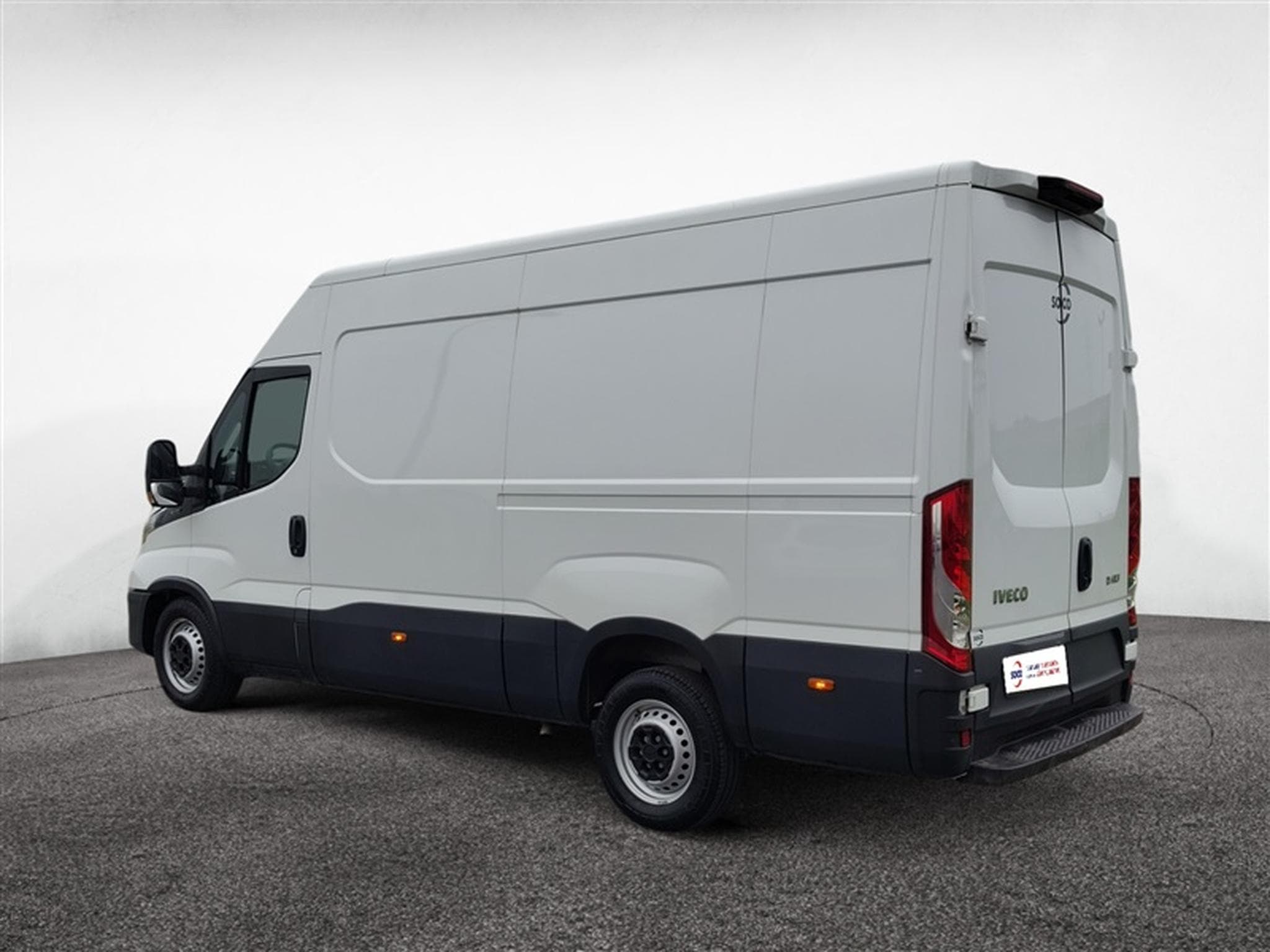 Iveco Daily 35S14V 2.3 Turbo 12M3 (2023) - Foto 3