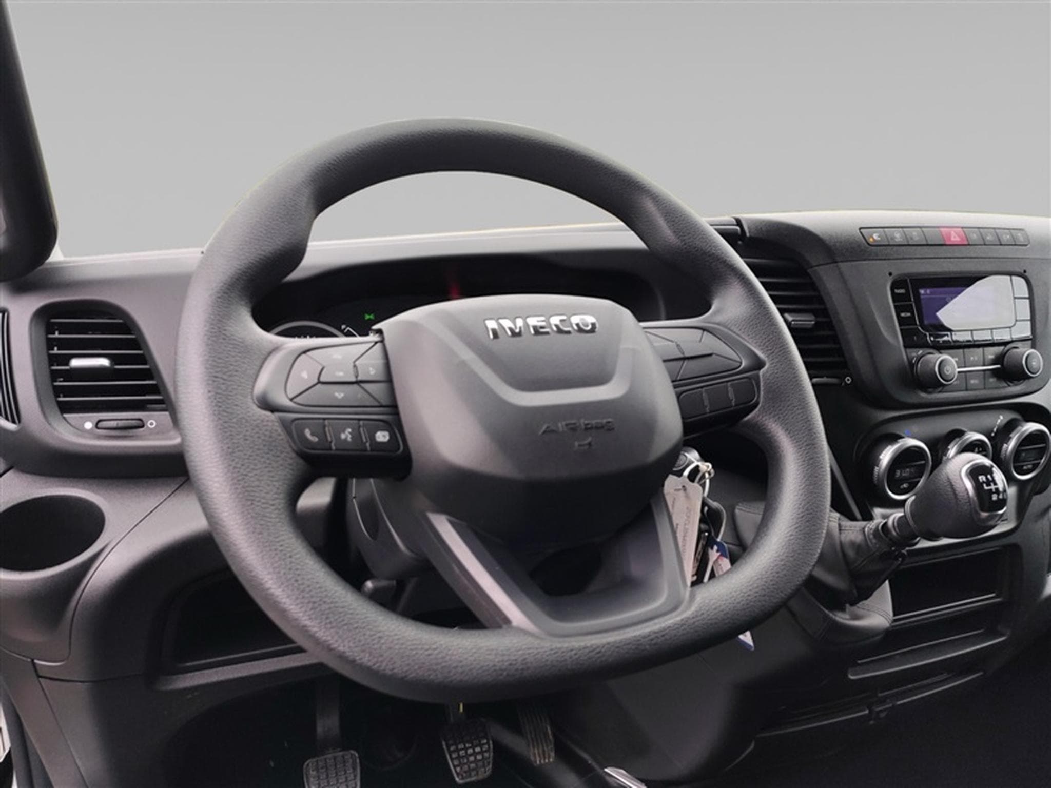 Iveco Daily 35S14V 2.3 Turbo 12M3 (2023) - Foto 9
