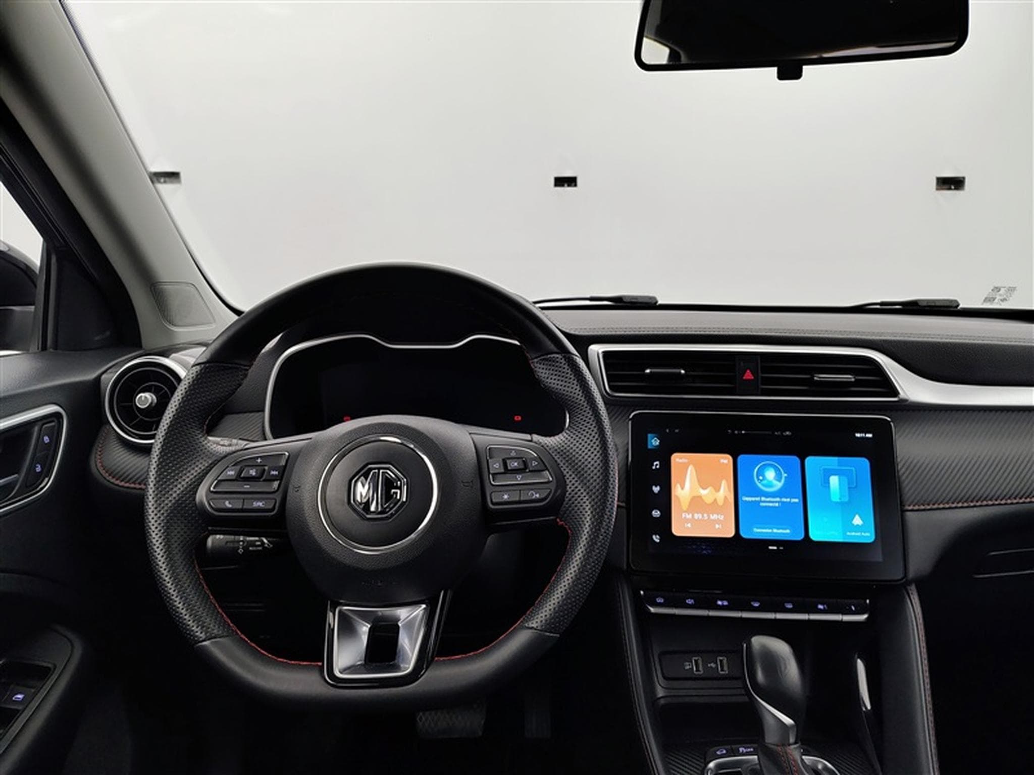 MG ZS 1.0 T-GDi 110cv AUTO Luxury NAVI / FULL LED / CUIR / CAMERA (2024) - Photo 9