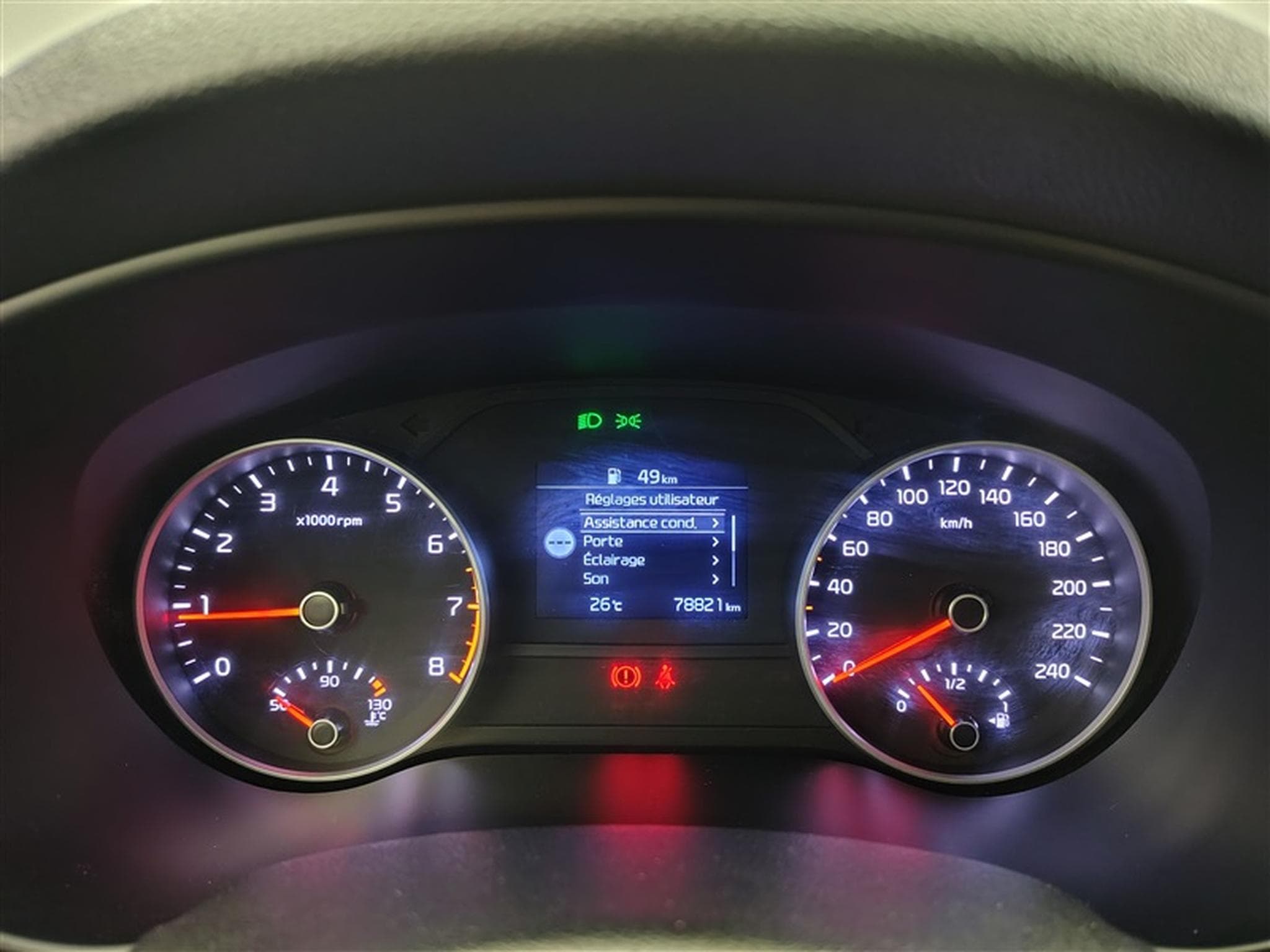 Kia Sportage 1.6i More NAVI / CAMERA / KEYLESS (2019) - Photo 10
