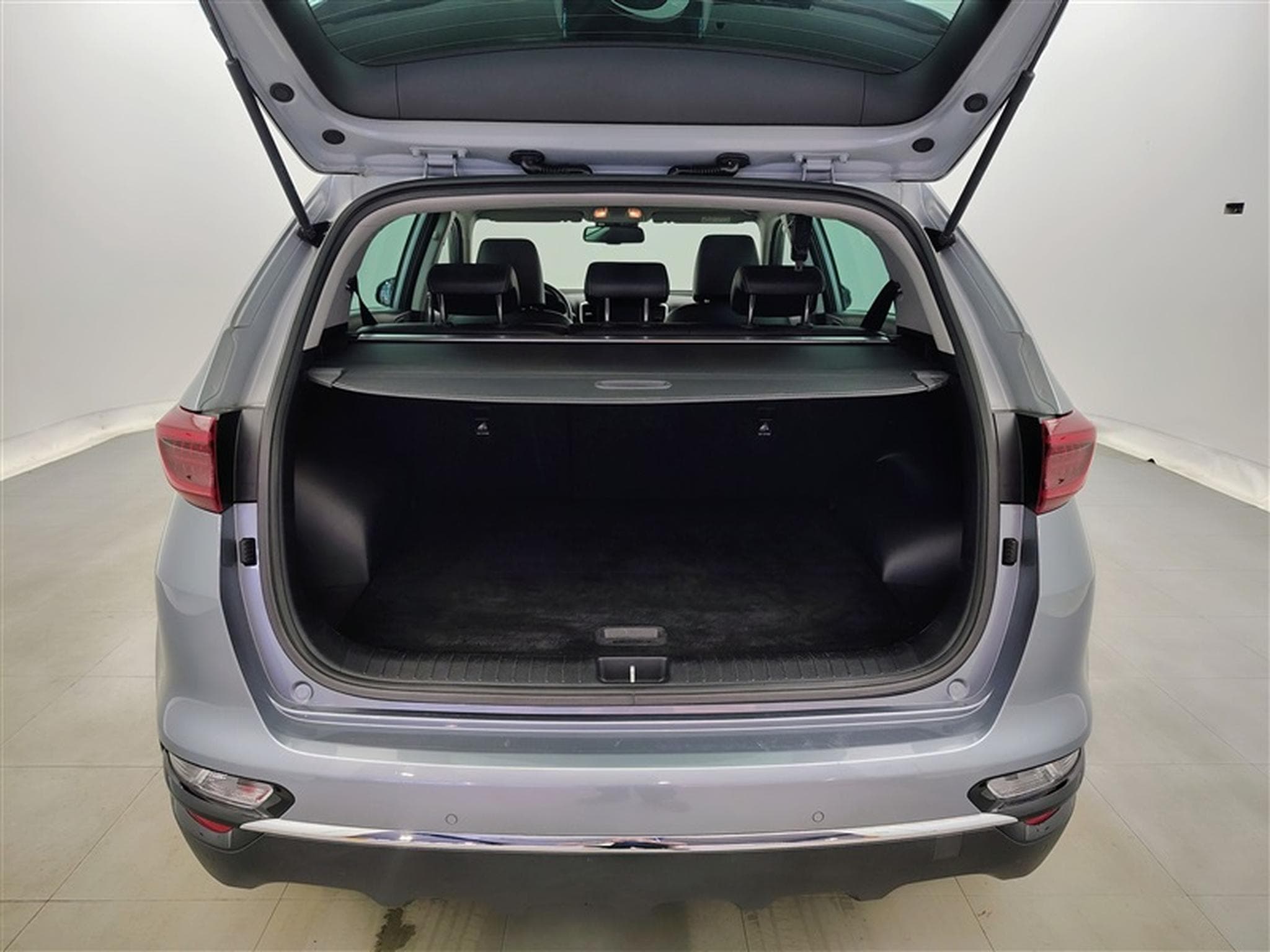 Kia Sportage 1.6i More NAVI / CAMERA / KEYLESS (2019) - Photo 14