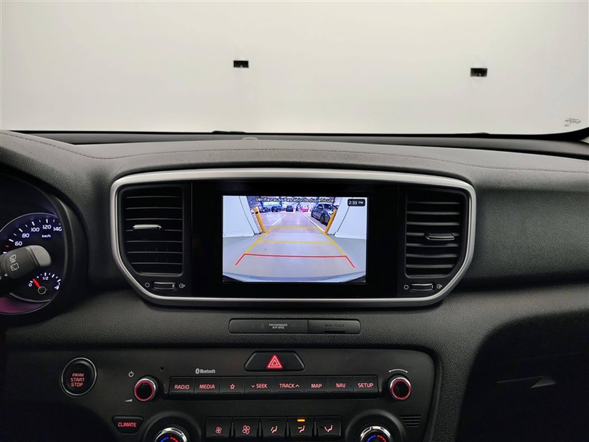 Kia Sportage 1.6i More NAVI / CAMERA / KEYLESS (2019) - Photo 18