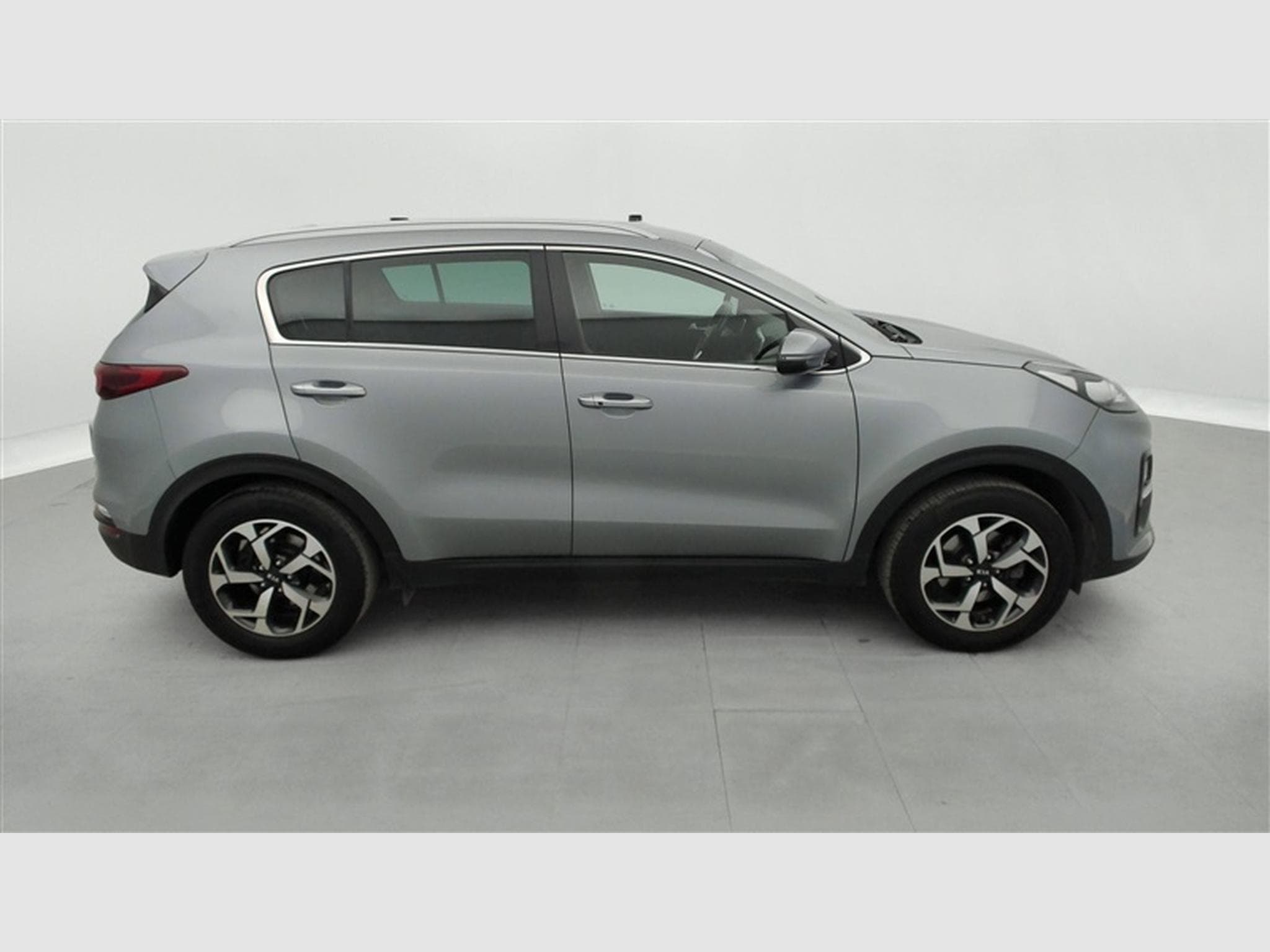 Kia Sportage 1.6i More NAVI / CAMERA / KEYLESS (2019) - Photo 25