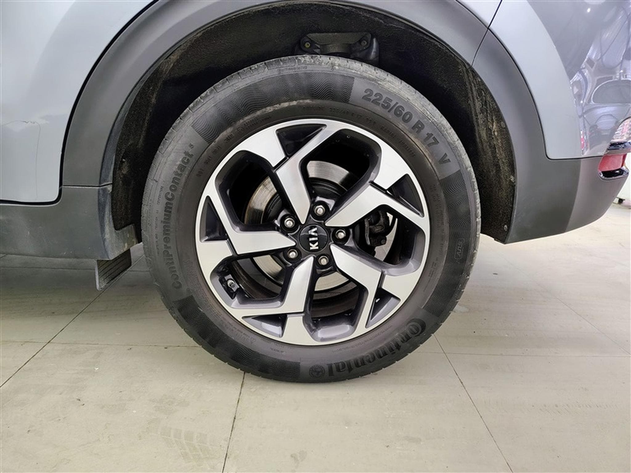 Kia Sportage 1.6i More NAVI / CAMERA / KEYLESS (2019) - Photo 6