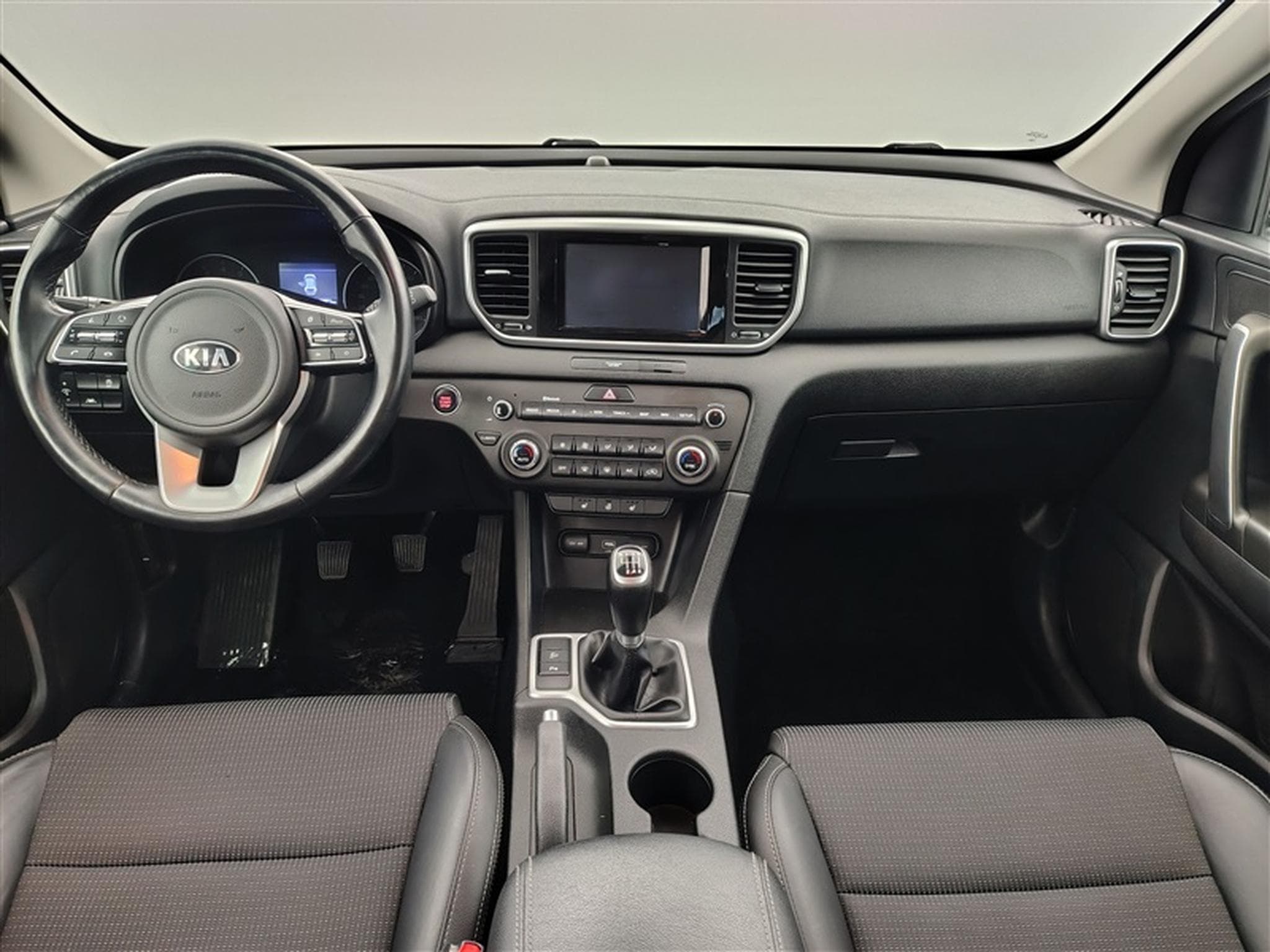 Kia Sportage 1.6i More NAVI / CAMERA / KEYLESS (2019) - Photo 8