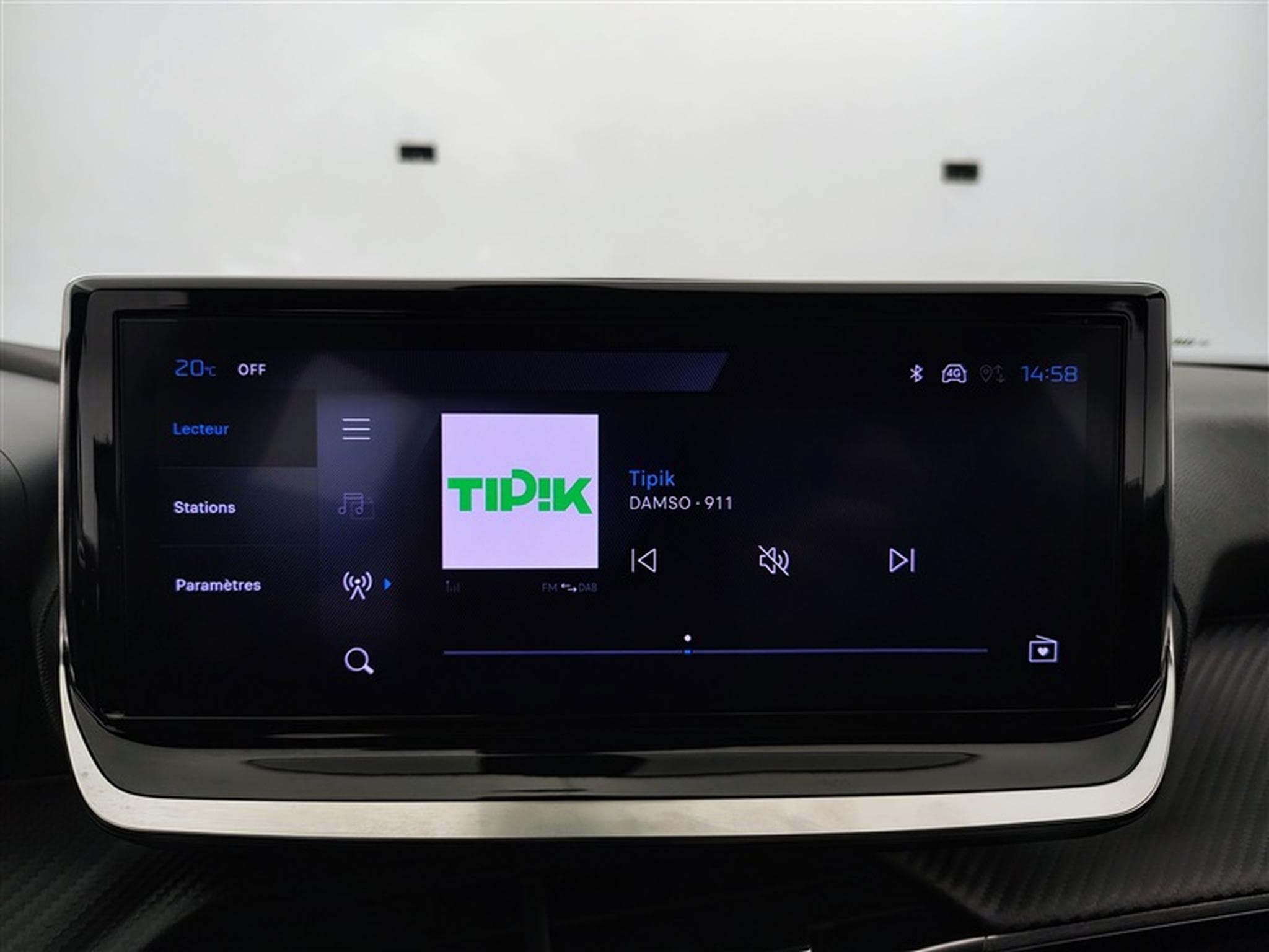 Peugeot 2008 1.2 PureTech 100cv Allure CARPLAY / FULL LED / PDC AV+AR (2024) - Photo 11