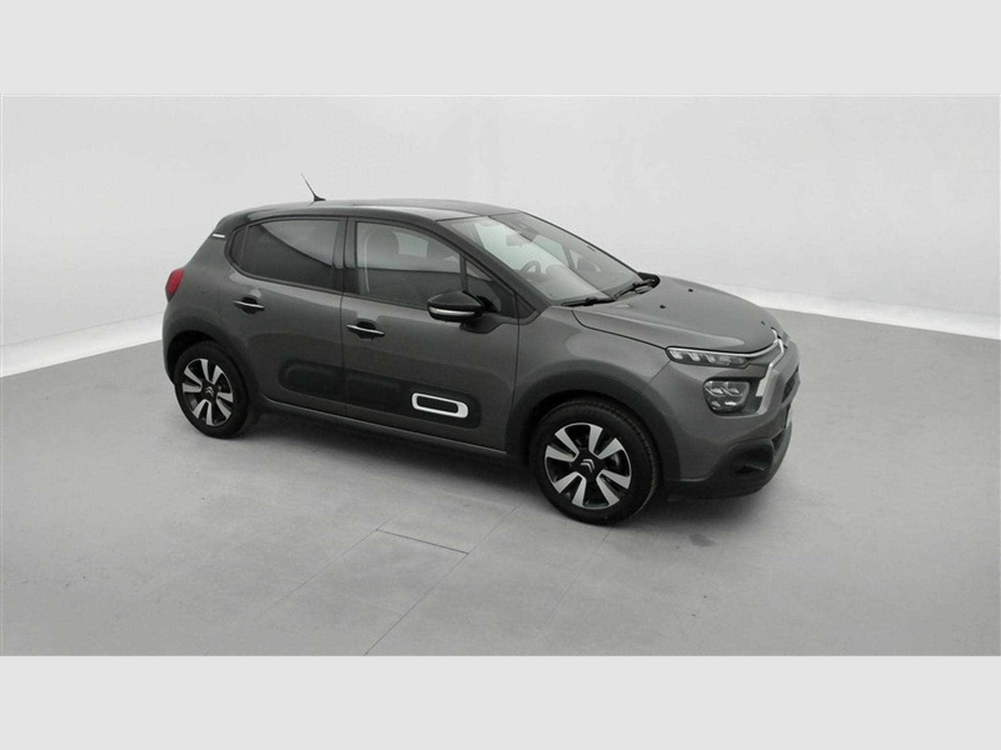 Citroen C3 1.2i PureTech Shine CARPLAY / FULL LED / JA 16" (2023) - Photo 21