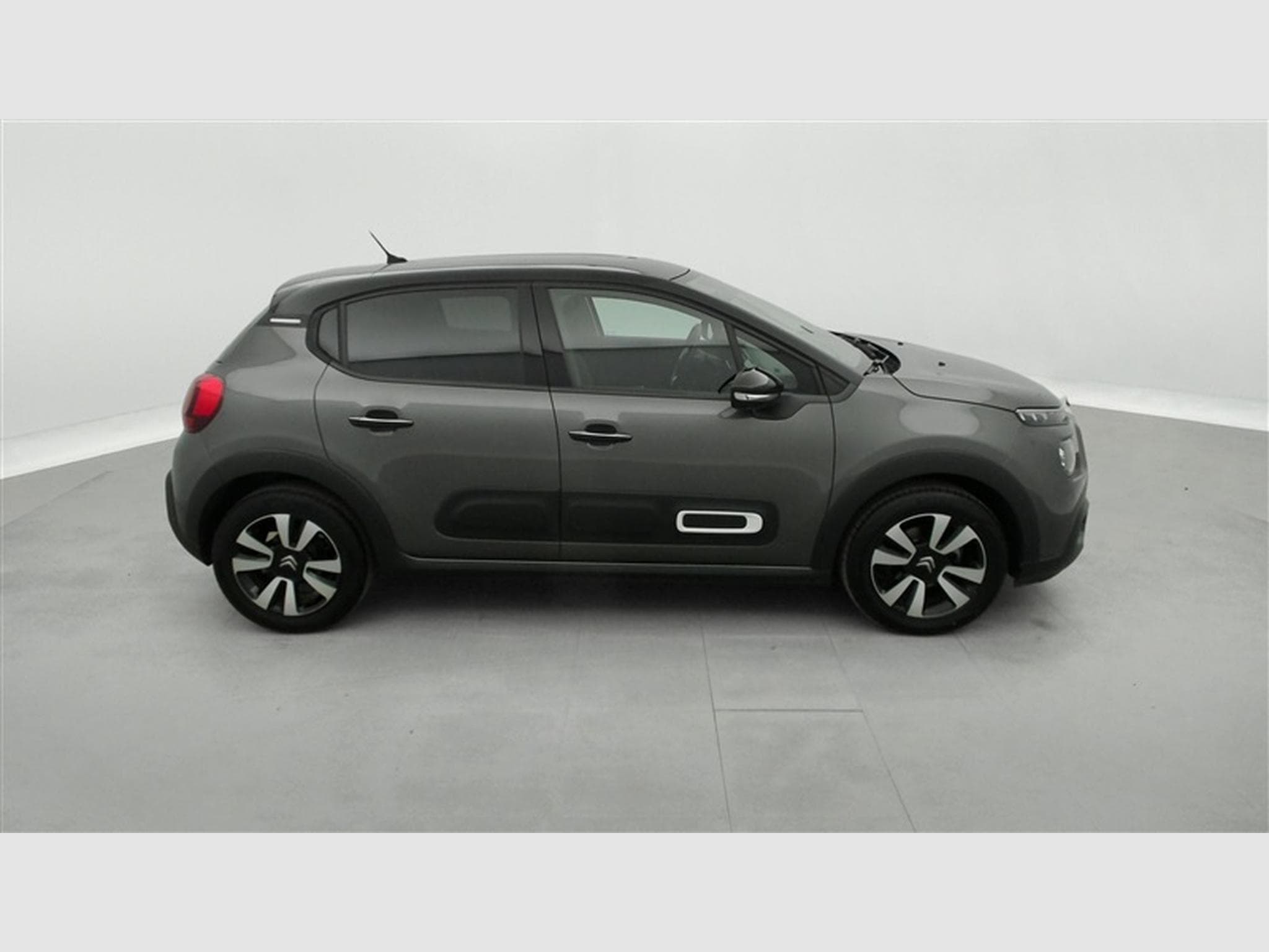 Citroen C3 1.2i PureTech Shine CARPLAY / FULL LED / JA 16" (2023) - Photo 22