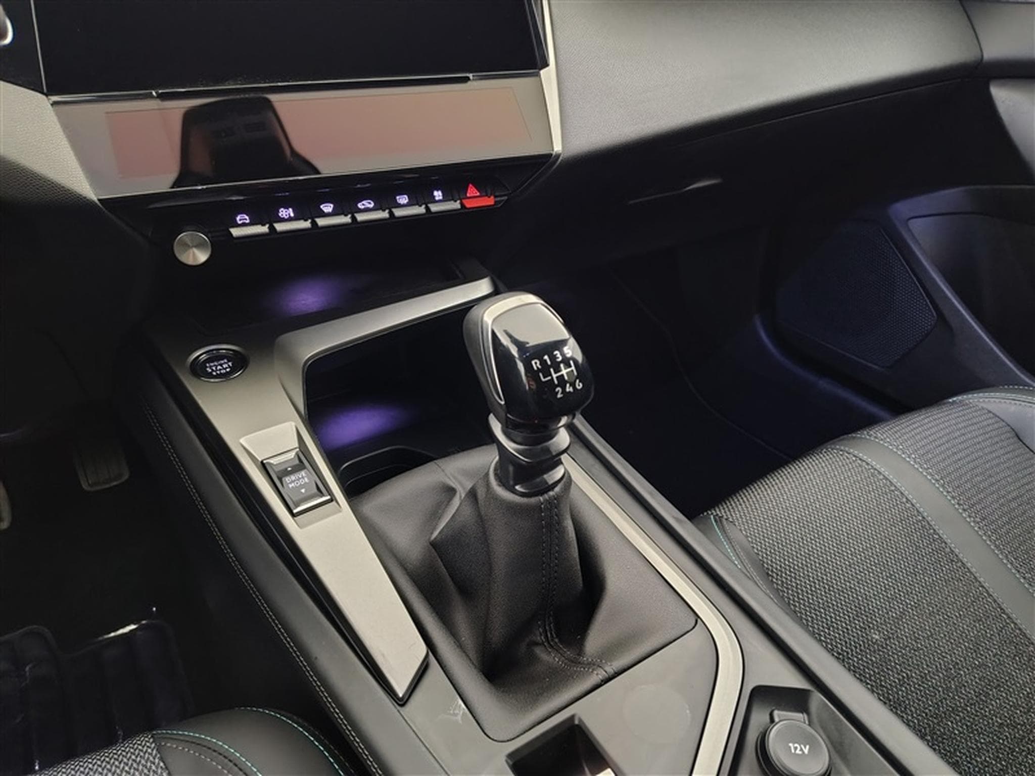 Peugeot 308 1.2 PureTech Allure S-CUIR / NAVI / CARPLAY / CAMERA (2023) - Photo 12