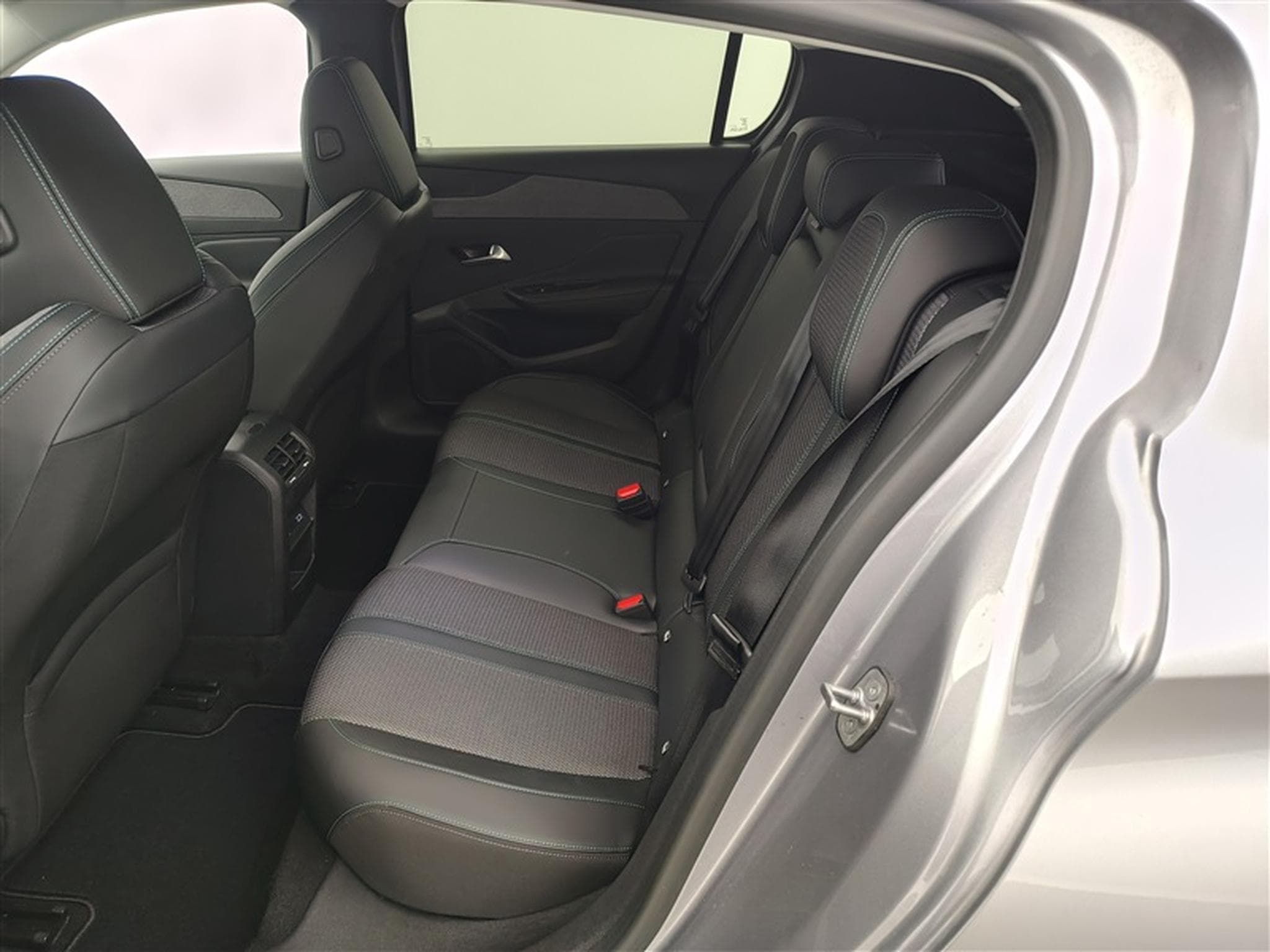 Peugeot 308 1.2 PureTech Allure S-CUIR / NAVI / CARPLAY / CAMERA (2023) - Photo 13