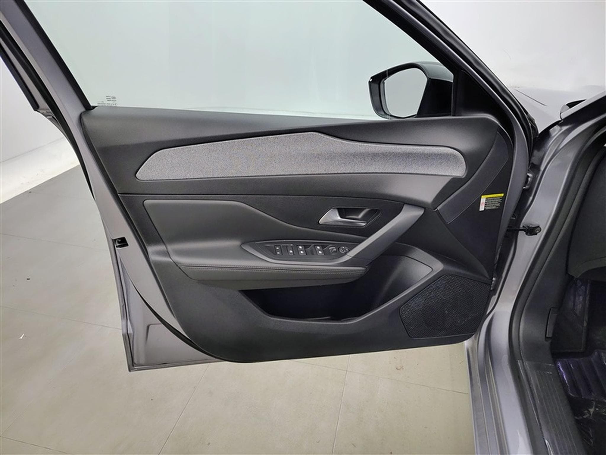 Peugeot 308 1.2 PureTech Allure S-CUIR / NAVI / CARPLAY / CAMERA (2023) - Photo 17