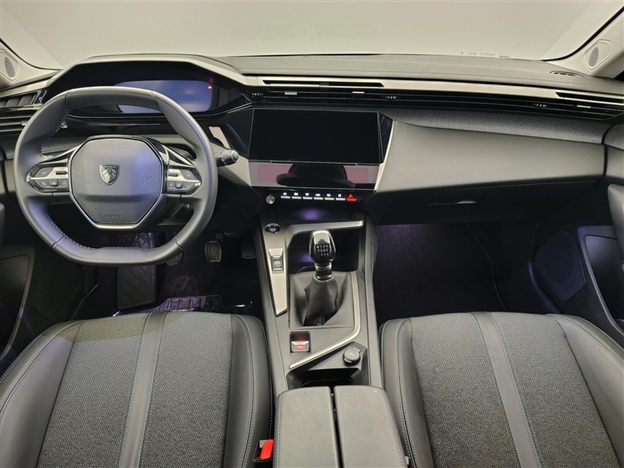 Peugeot 308 1.2 PureTech Allure S-CUIR / NAVI / CARPLAY / CAMERA (2023) - Photo 8