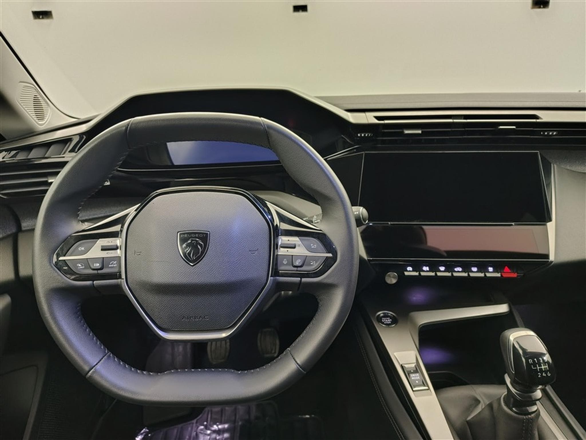 Peugeot 308 1.2 PureTech Allure S-CUIR / NAVI / CARPLAY / CAMERA (2023) - Photo 9