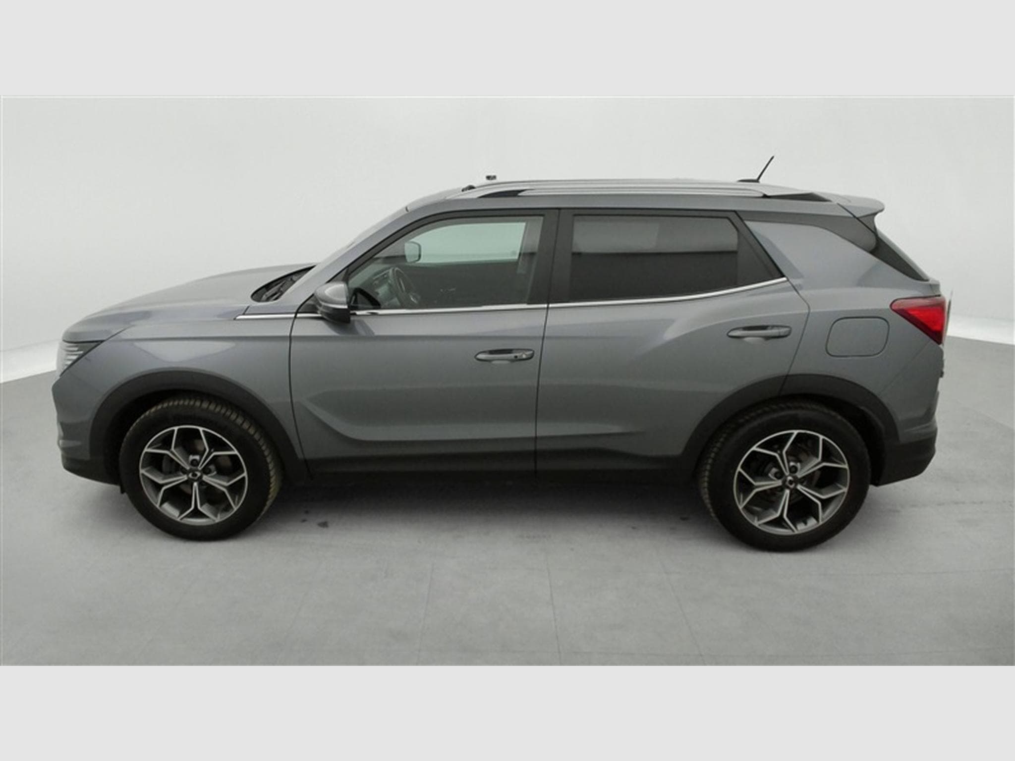 SsangYong Korando 1.5 T-GDI 2WD Sapphire CUIR/NAVI/FULL LED/TO/JA18 (2022) - Photo 3