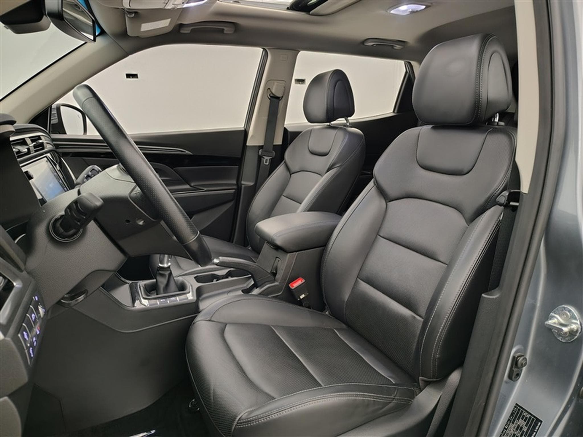 SsangYong Korando 1.5 T-GDI 2WD Sapphire CUIR/NAVI/FULL LED/TO/JA18 (2022) - Photo 7