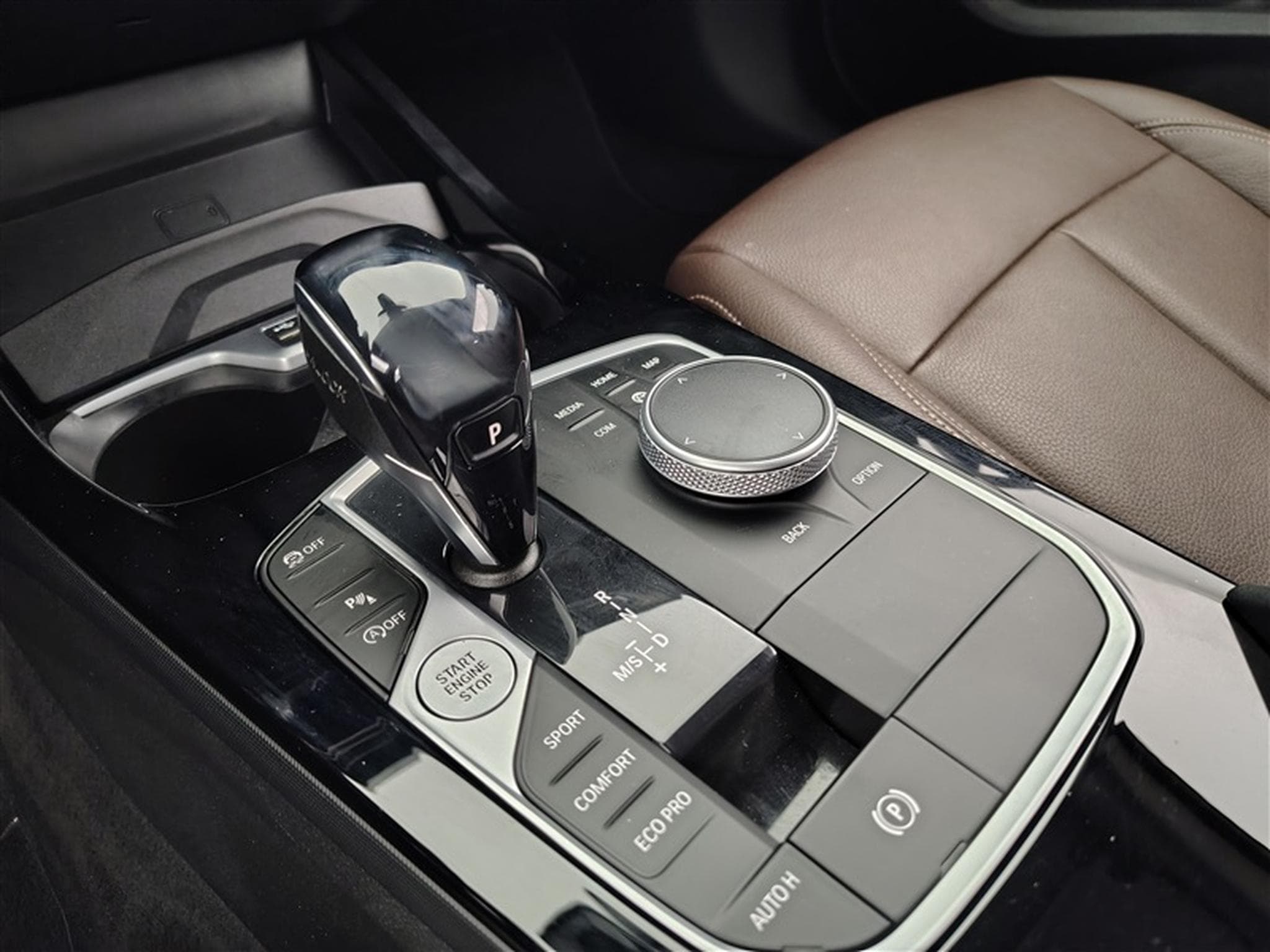 BMW 218 218DA Gran Coupe Luxury CUIR / NAVI / CARPLAY / FULL LED (2021) - Photo 12