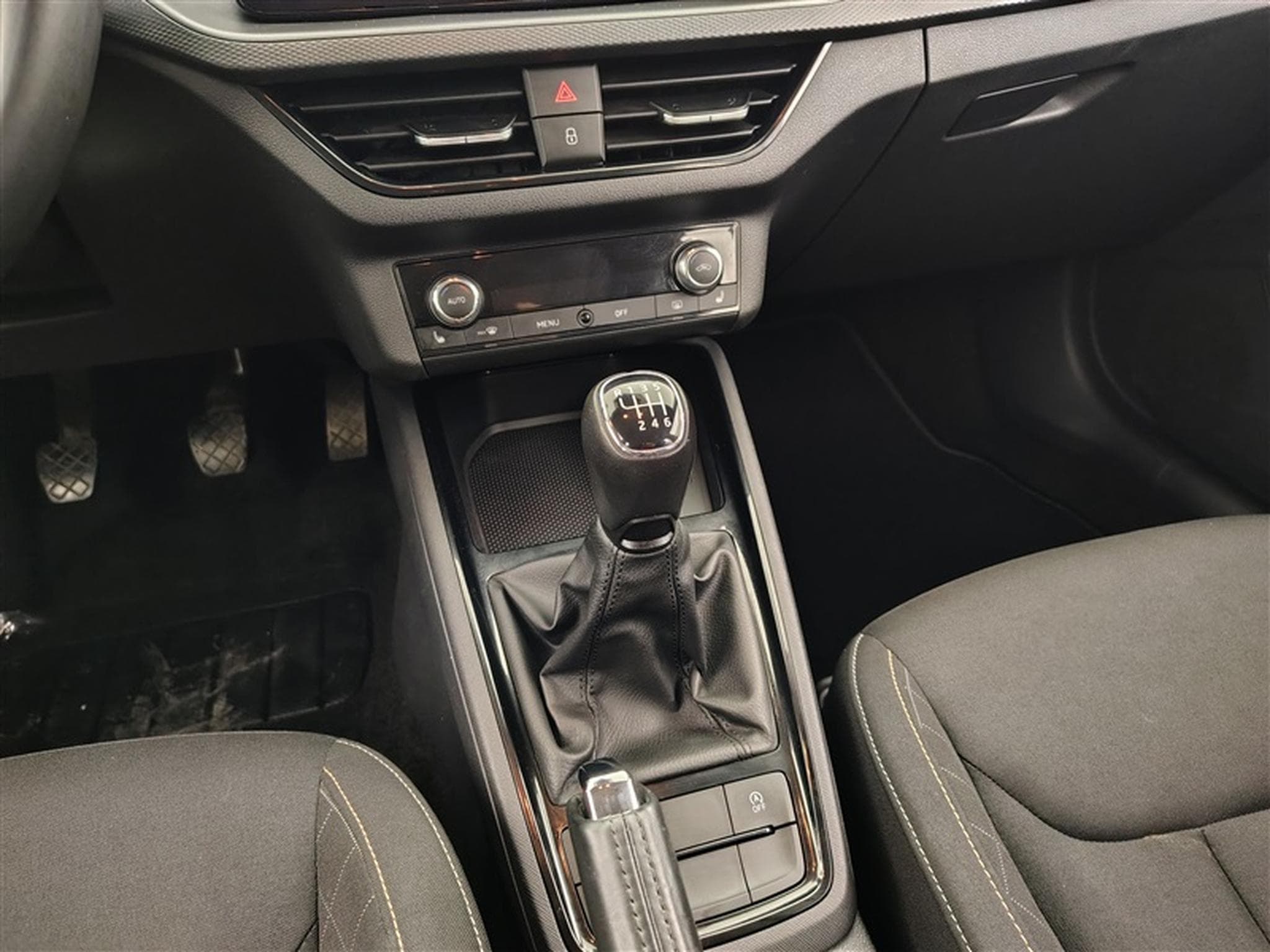 Skoda Kamiq 1.0 TSI Monte Carlo (2021) - Photo 12