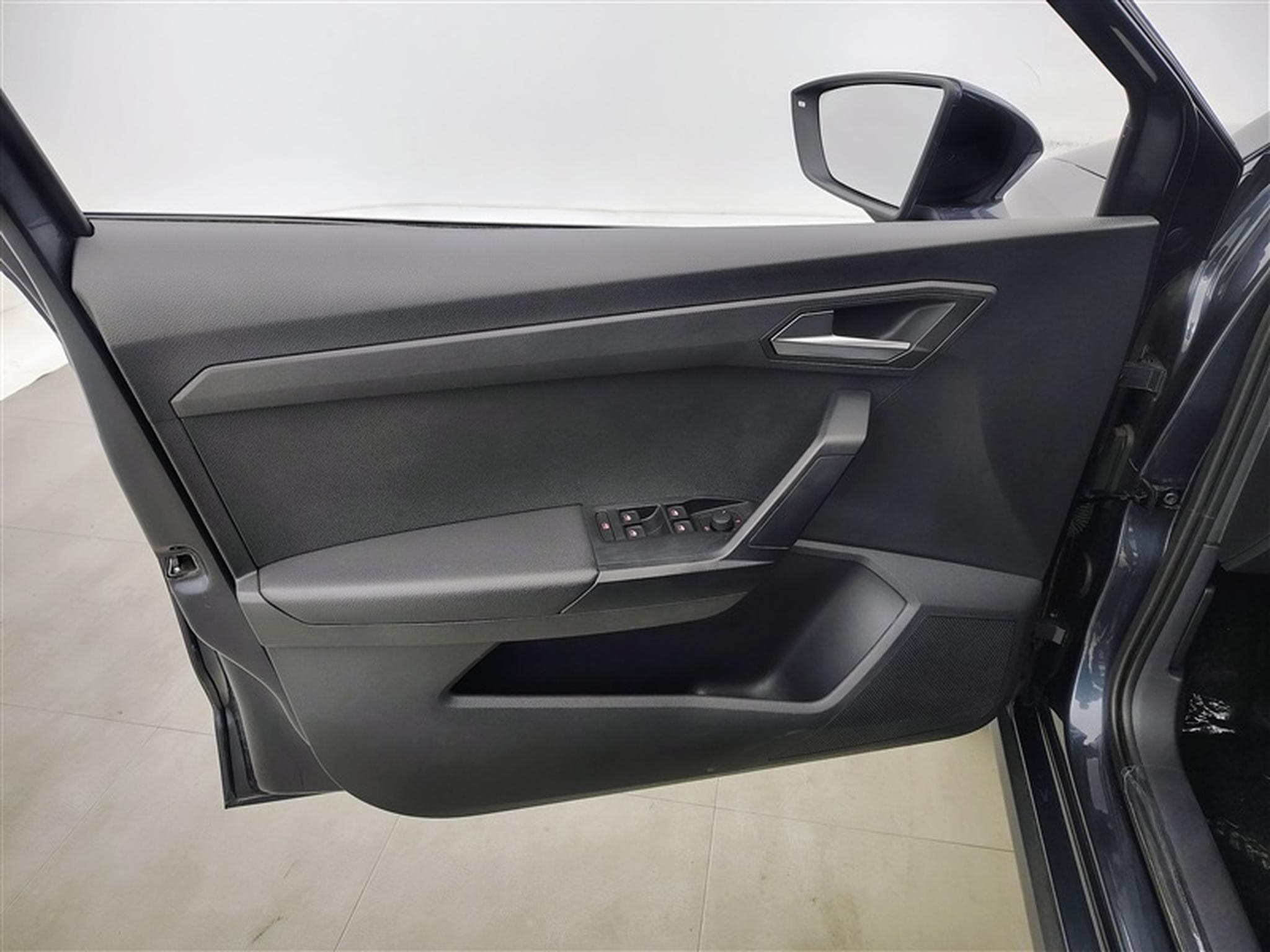 Seat Arona 1.0 TSI Move! DSG NAVI / FULL LED / CARPLAY (2023) - Photo 16