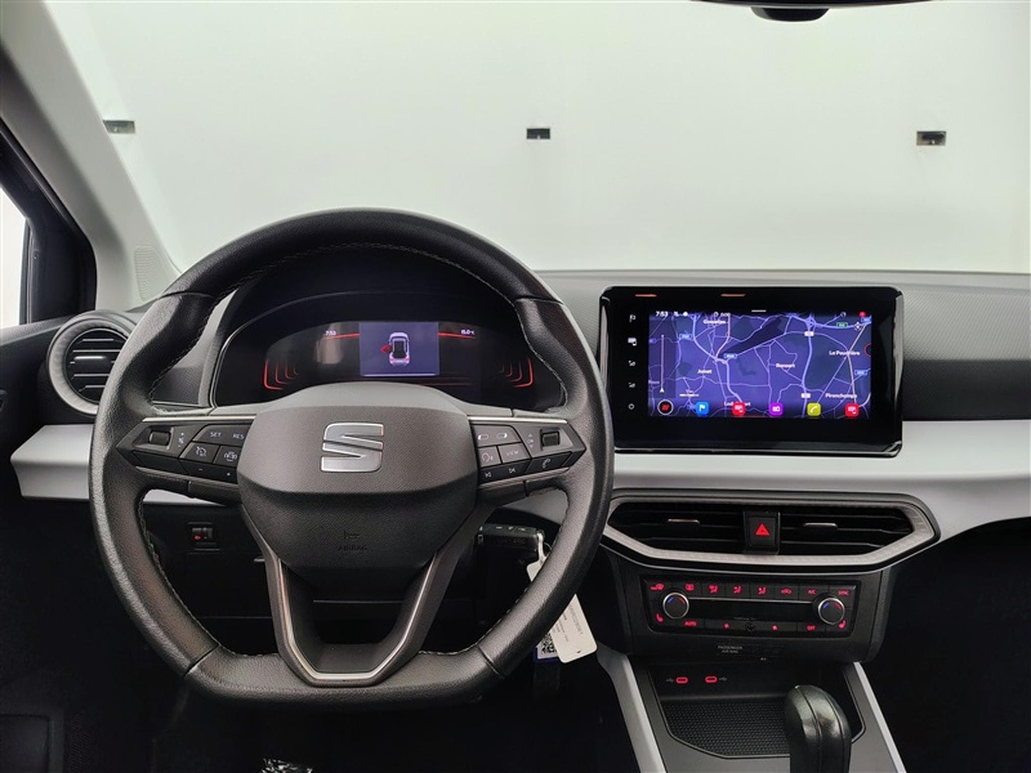 Seat Arona 1.0 TSI Move! DSG NAVI / FULL LED / CARPLAY (2023) - Photo 9
