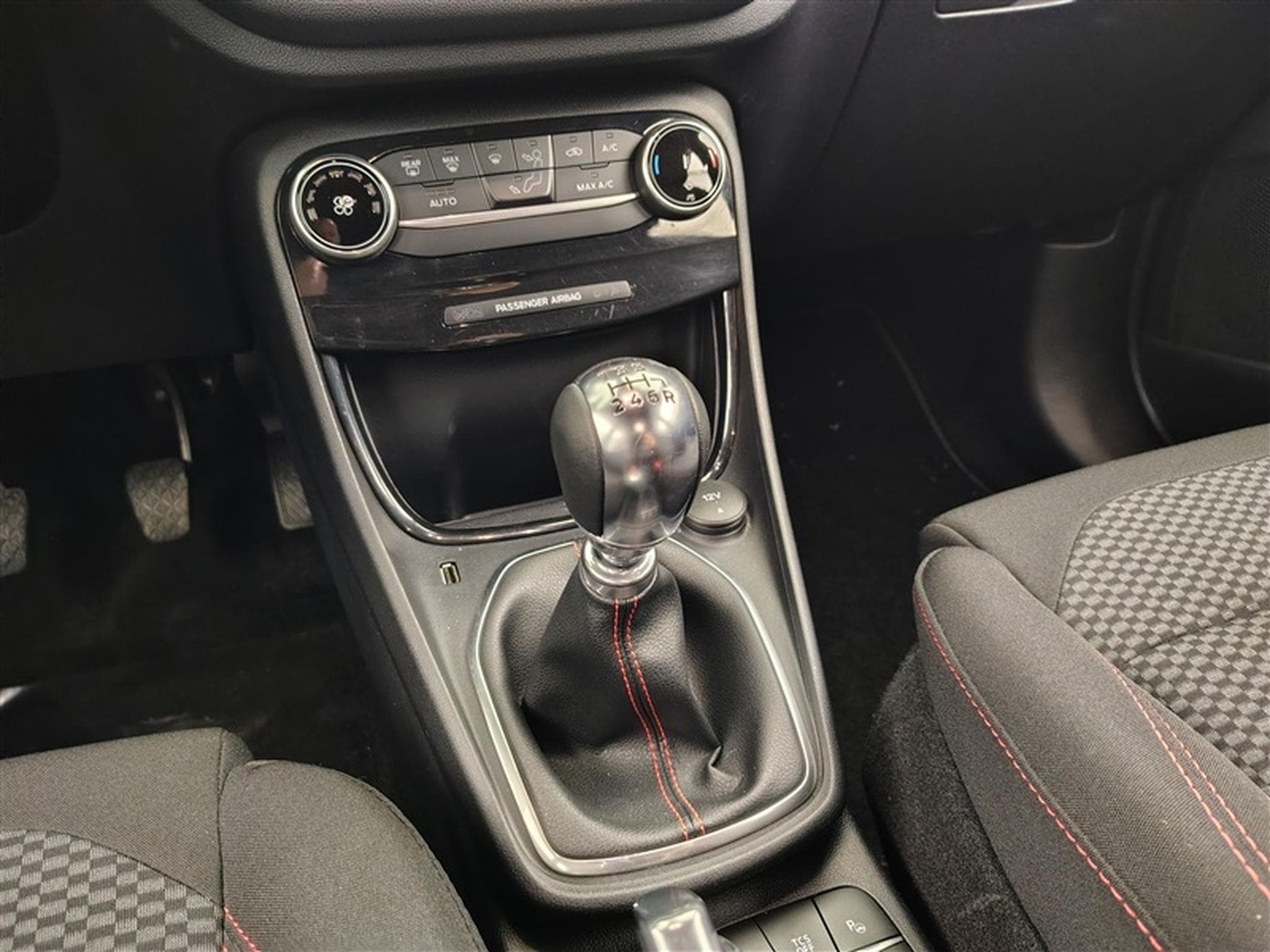 Ford Puma 1.0 EcoBoost mHEV ST-Line V (EU6d) (2023) - Photo 12