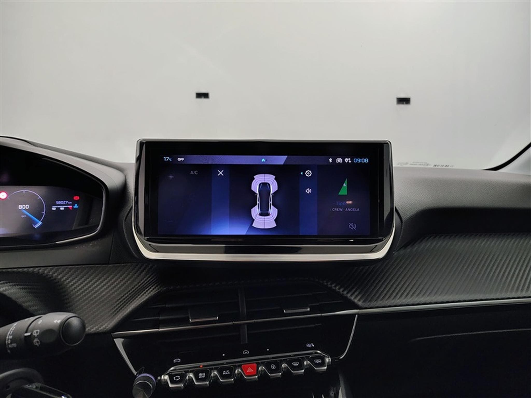 Peugeot 208 1.2i PureTech 100Cv Allure (2024) - Photo 18