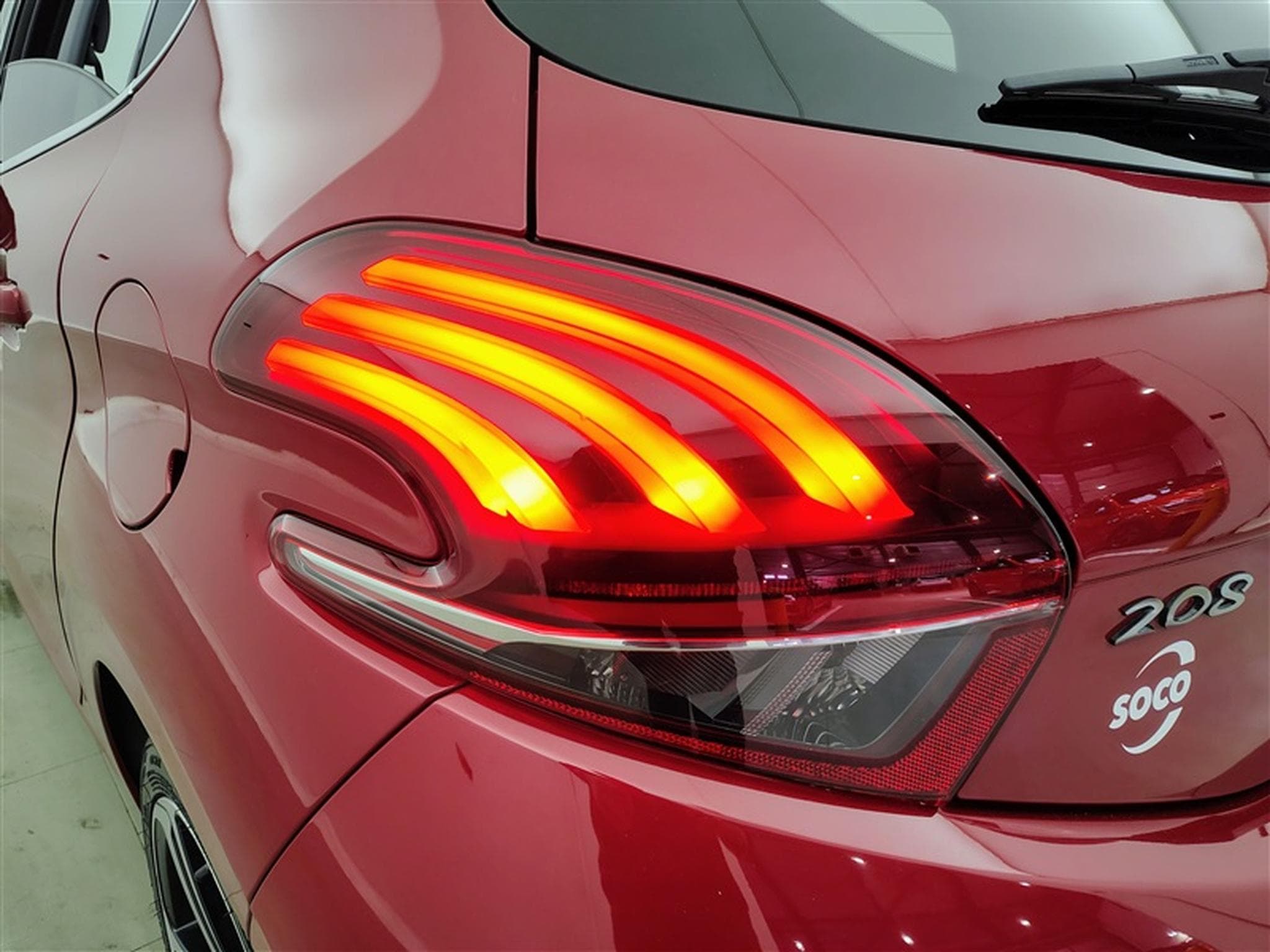 Peugeot 208 1.6 BlueHDi GT Line (2017) - Photo 16