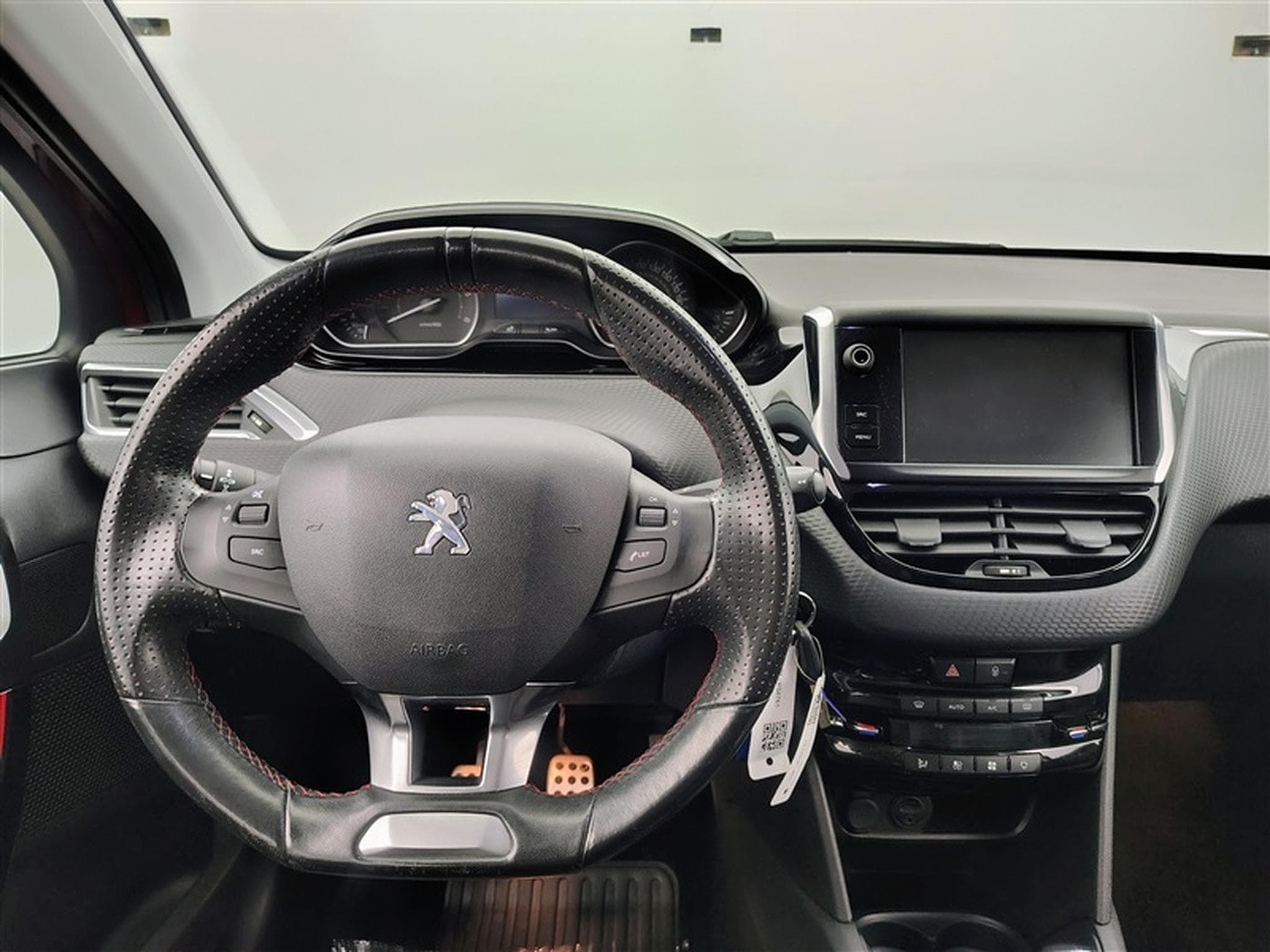 Peugeot 208 1.6 BlueHDi GT Line (2017) - Photo 9