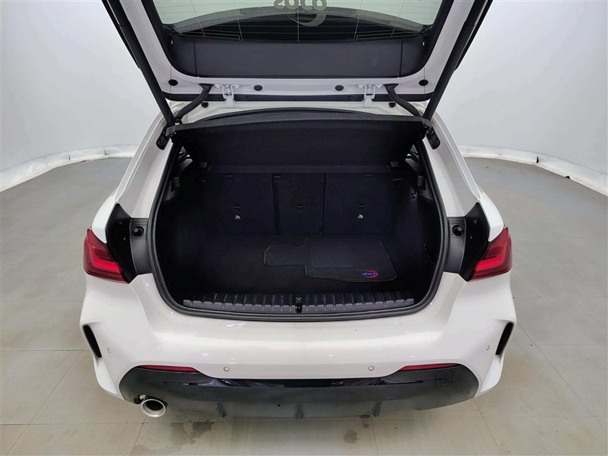 BMW 118 iA Pack M NAVI / FULL LED / S-CUIR (2023) - Photo 14