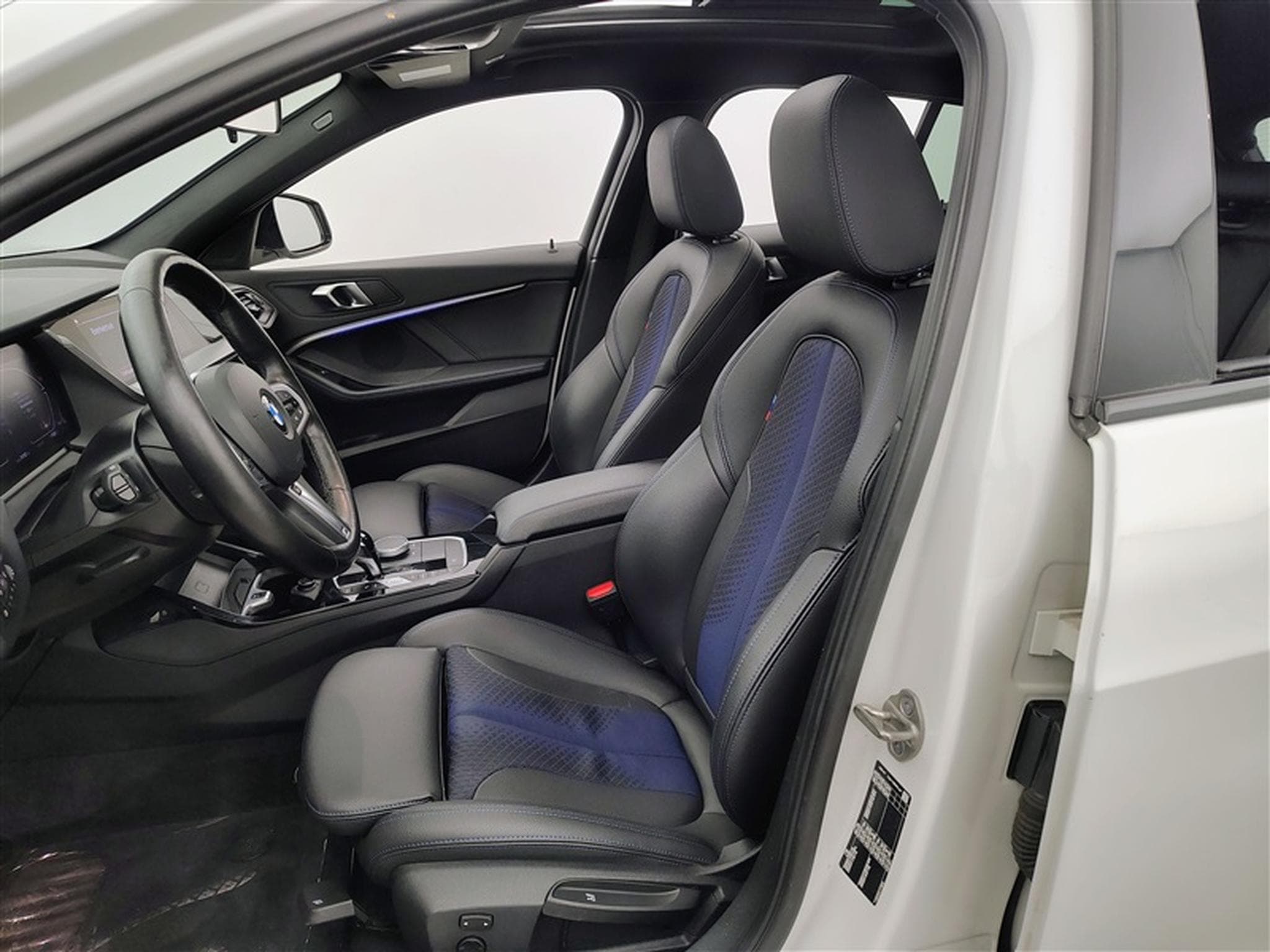 BMW 118 iA Pack M NAVI / FULL LED / S-CUIR (2023) - Photo 7
