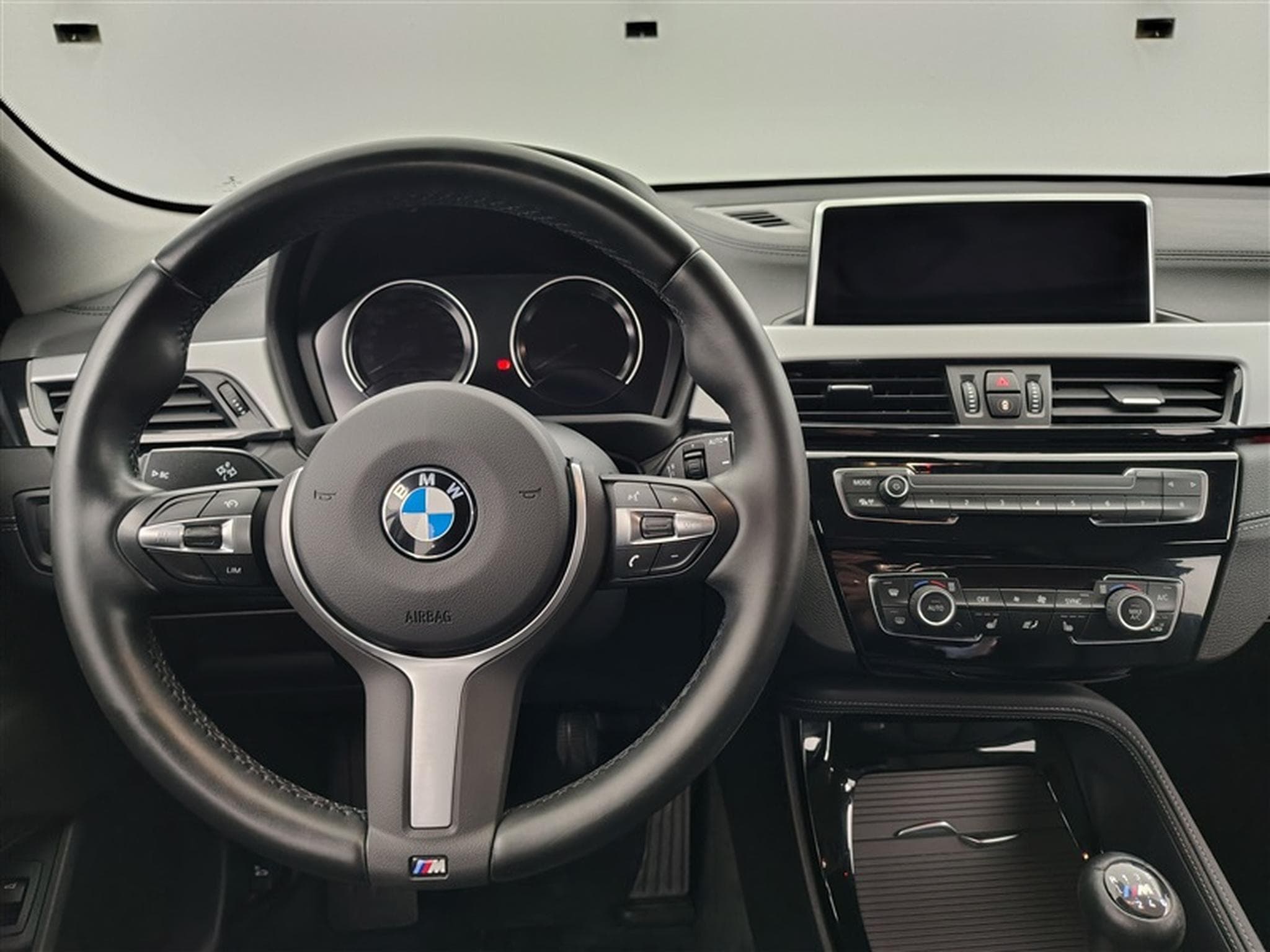 BMW X2 1.5i sDrive18 M-SPORT/CUIR/NAVI/FULL LED/JA19 (2020) - Photo 9