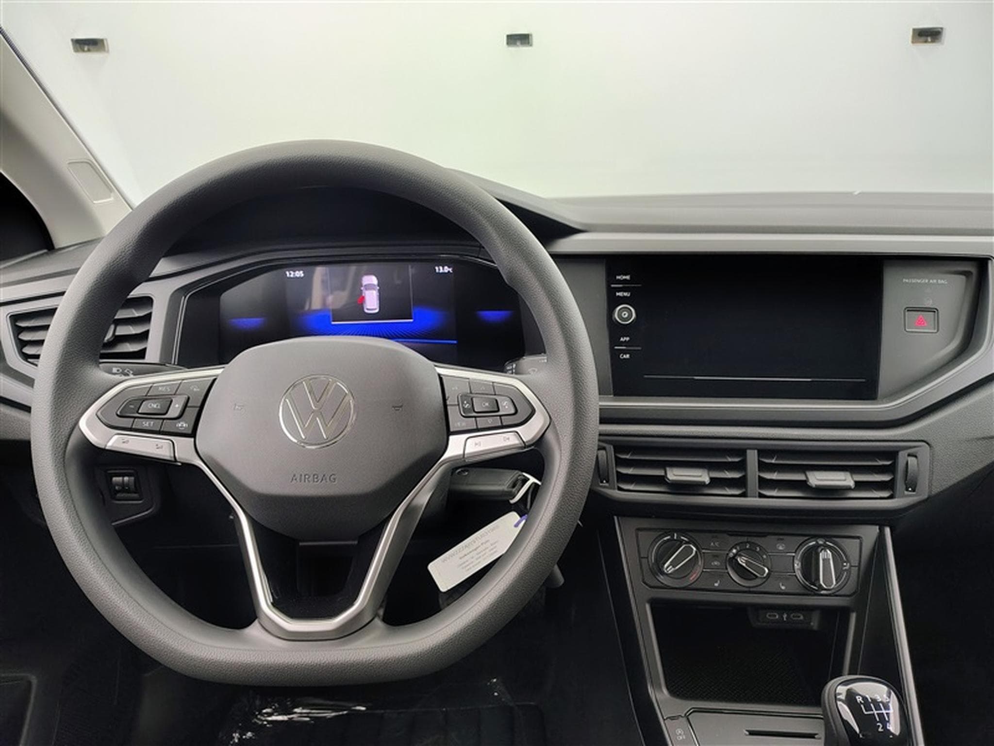 VW Polo 1.0 MPI 80cv Life CARPLAY / FULL LED / PDC AR (2026) - Photo 9