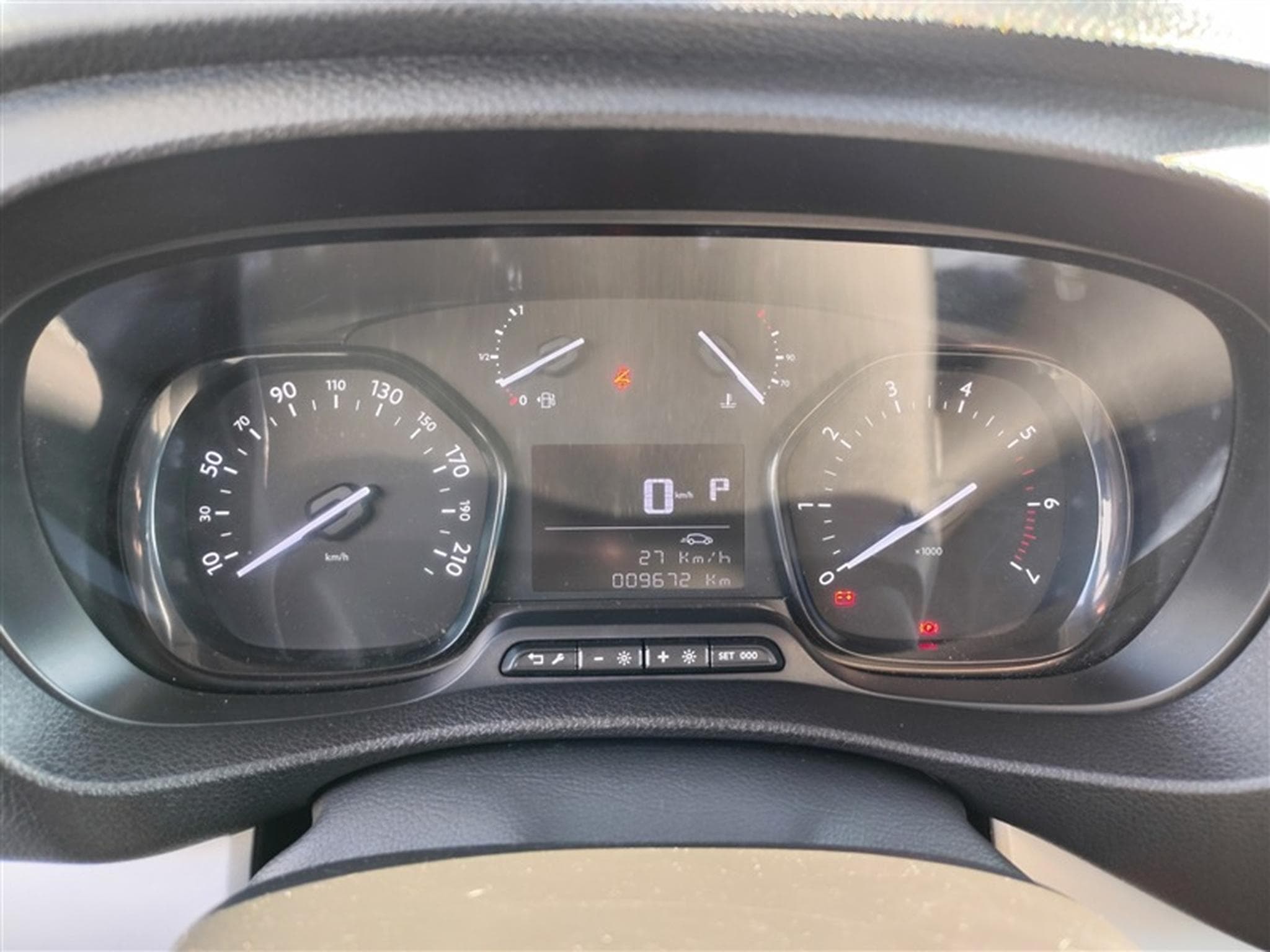 Opel Vivaro 2.0 TD L2H1 Edition AUTO/NAVI/PDC (2023) - Foto 10