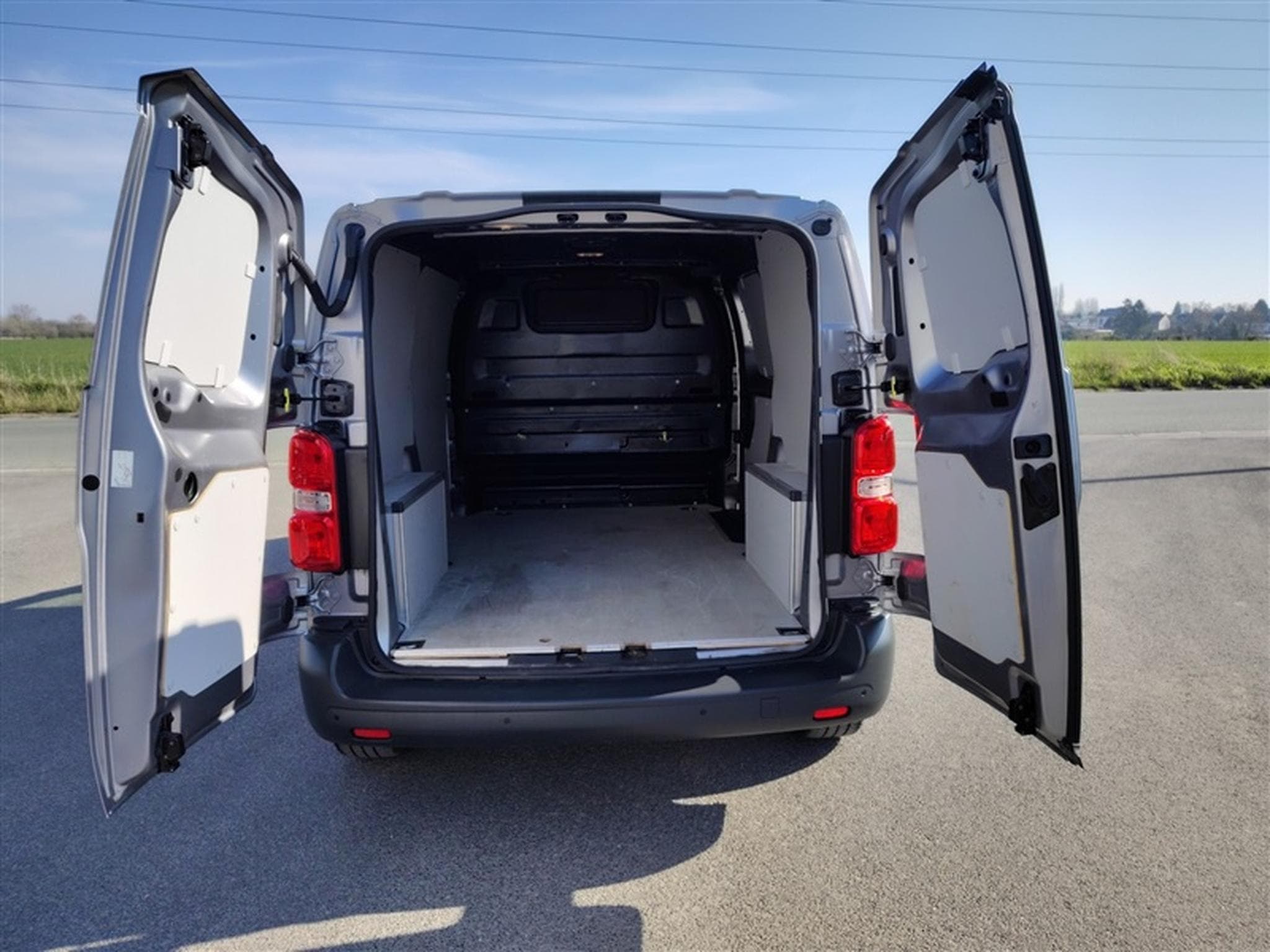 Opel Vivaro 2.0 TD L2H1 Edition AUTO/NAVI/PDC (2023) - Foto 15